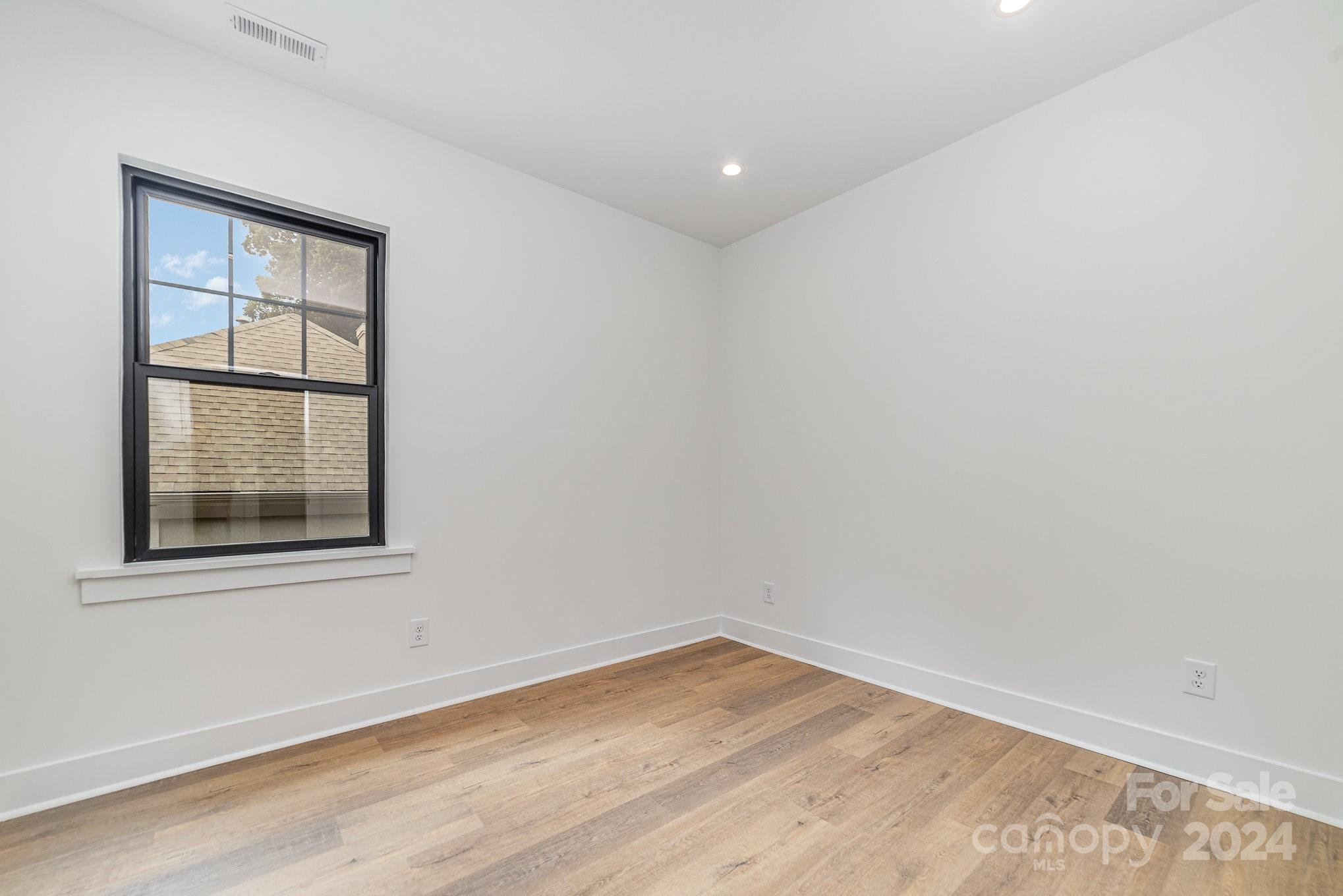 2112 Kirkwood Avenue