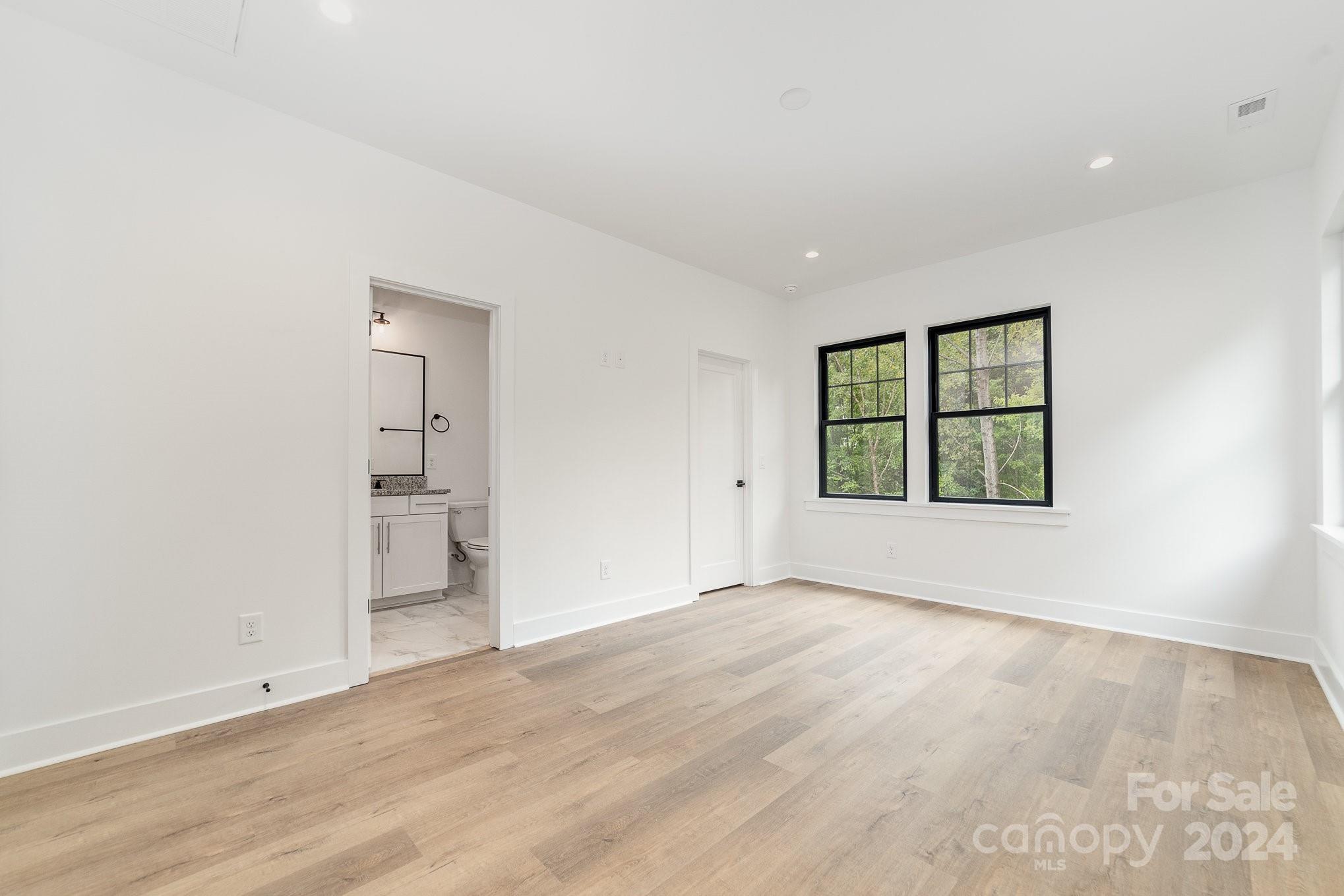 2112 Kirkwood Avenue