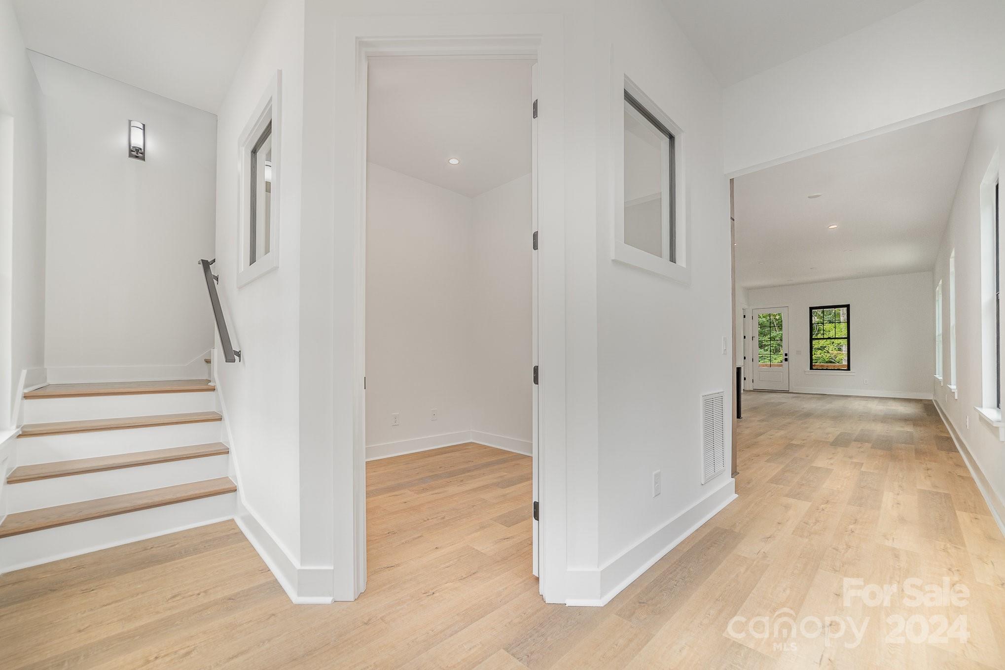 2112 Kirkwood Avenue