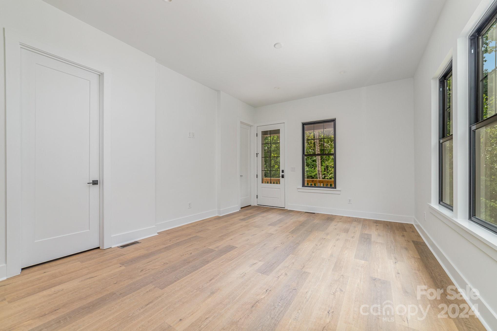 2112 Kirkwood Avenue