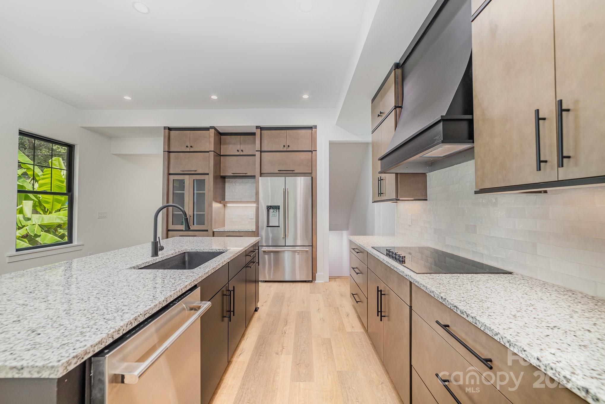 2112 Kirkwood Avenue