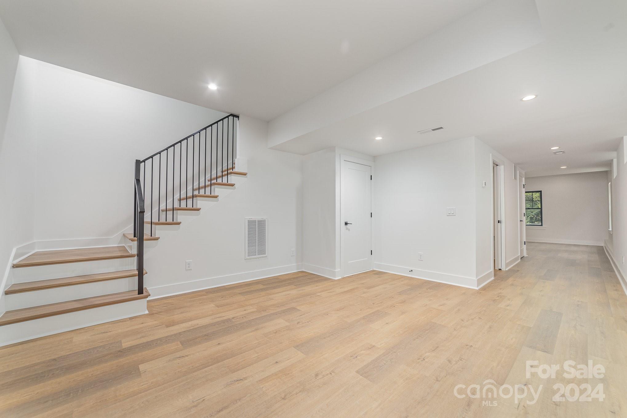 2112 Kirkwood Avenue