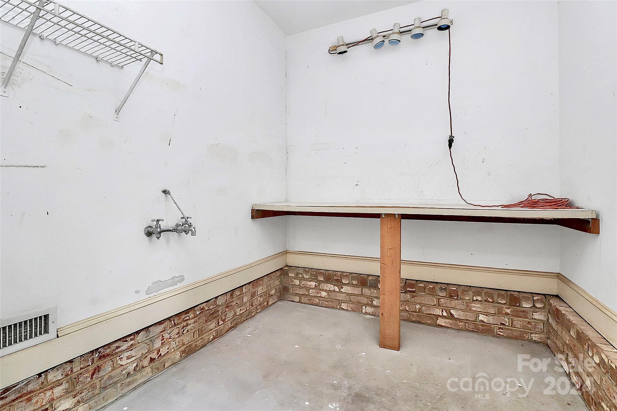 1802 Mountain Park Drive