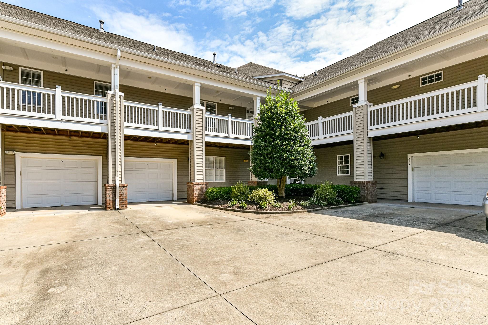 8919 Rosalyn Glen Road