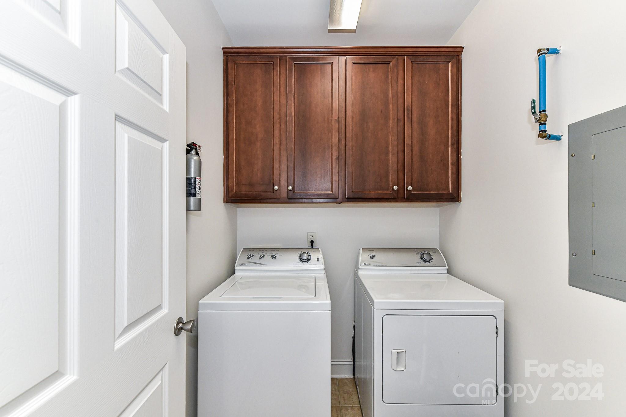 8919 Rosalyn Glen Road