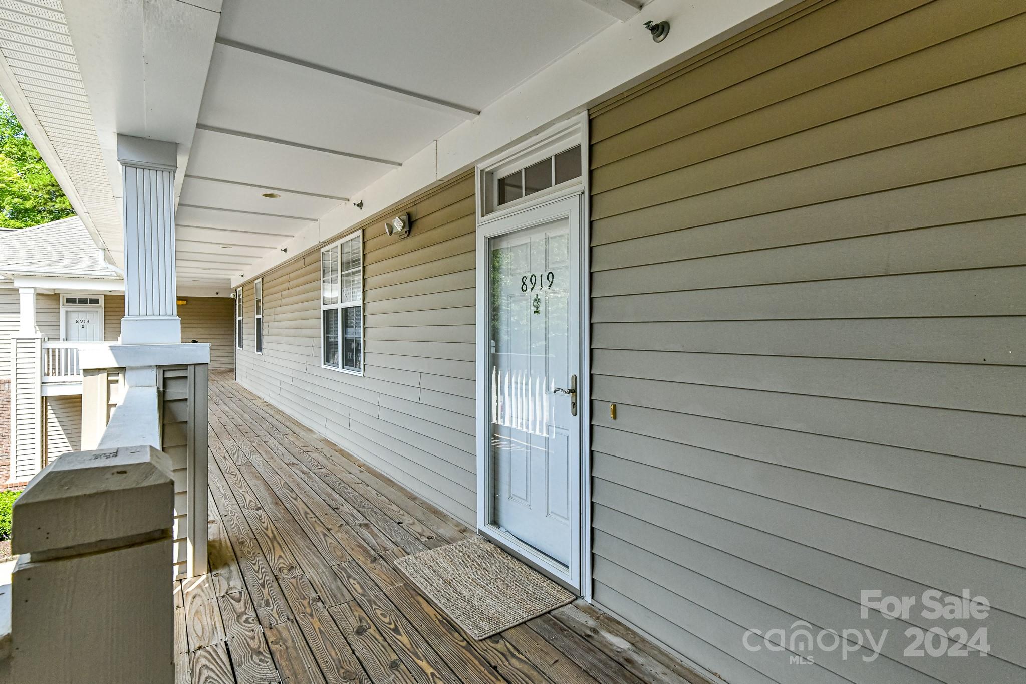 8919 Rosalyn Glen Road