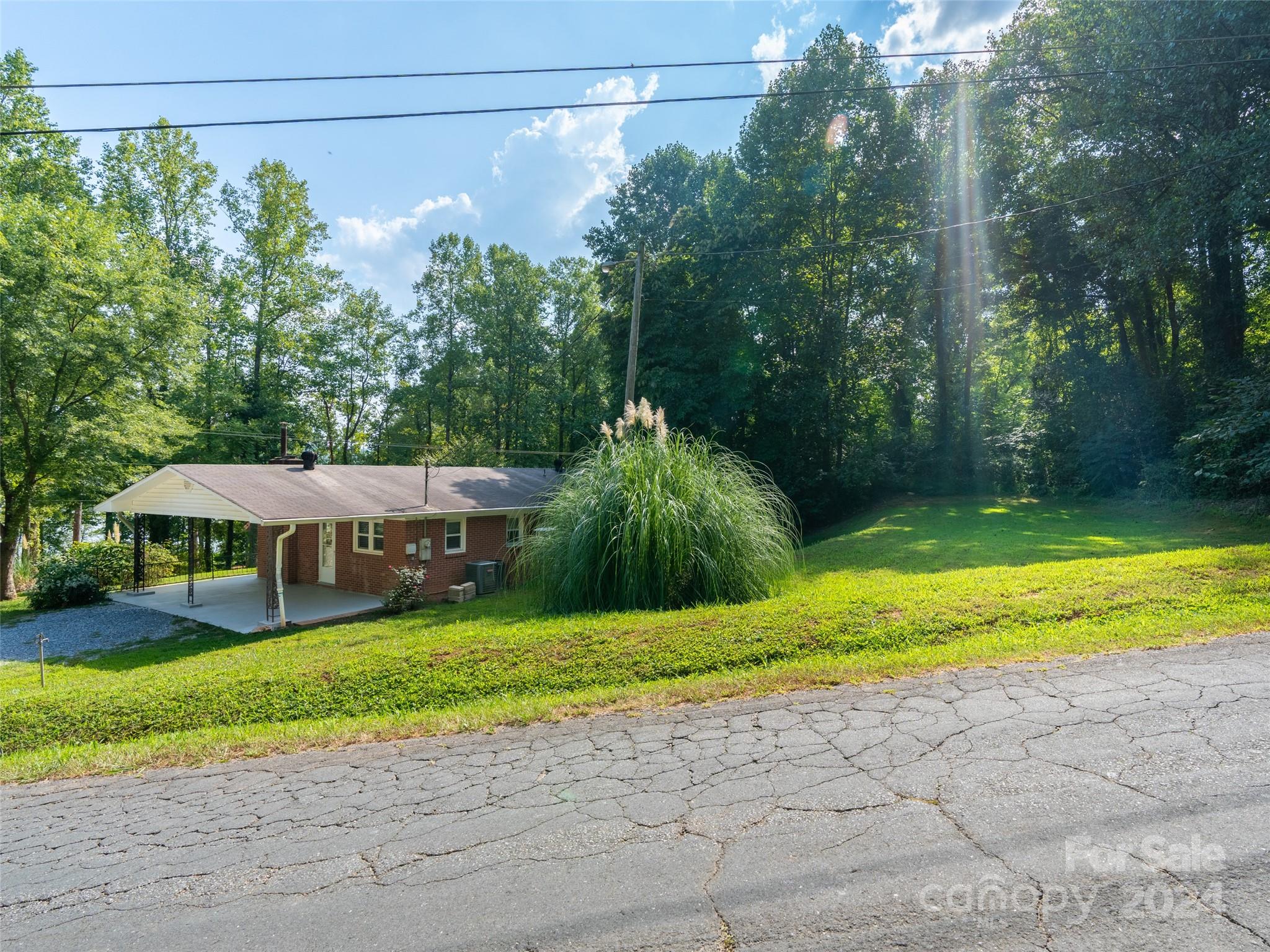 15 Lakeview Drive N