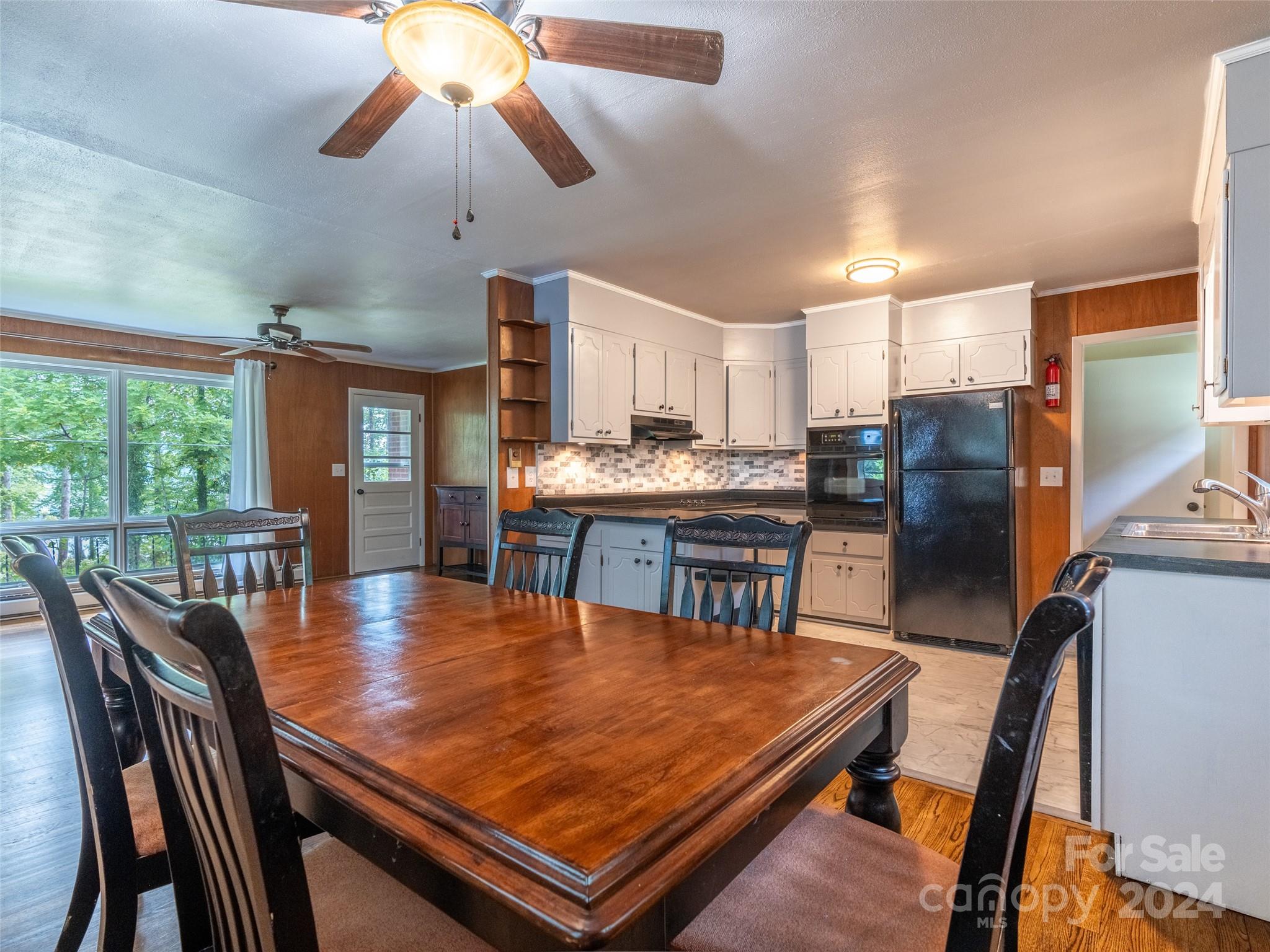 15 Lakeview Drive N