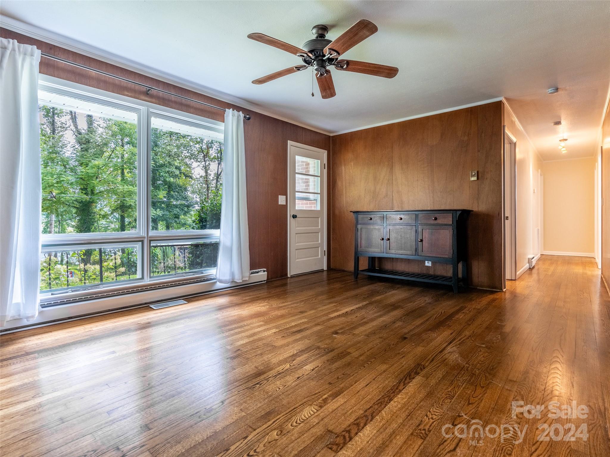 15 Lakeview Drive N