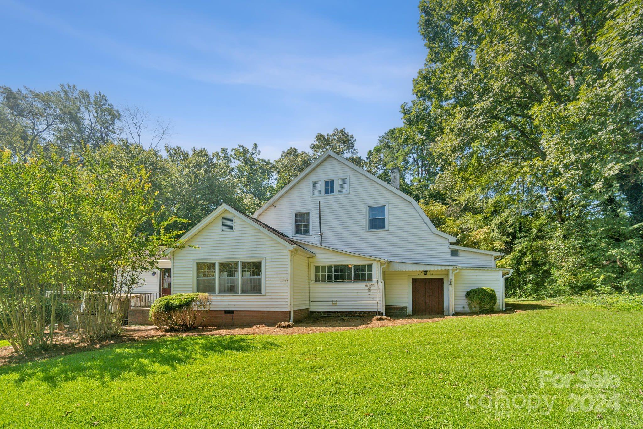 407 W Charlotte Avenue