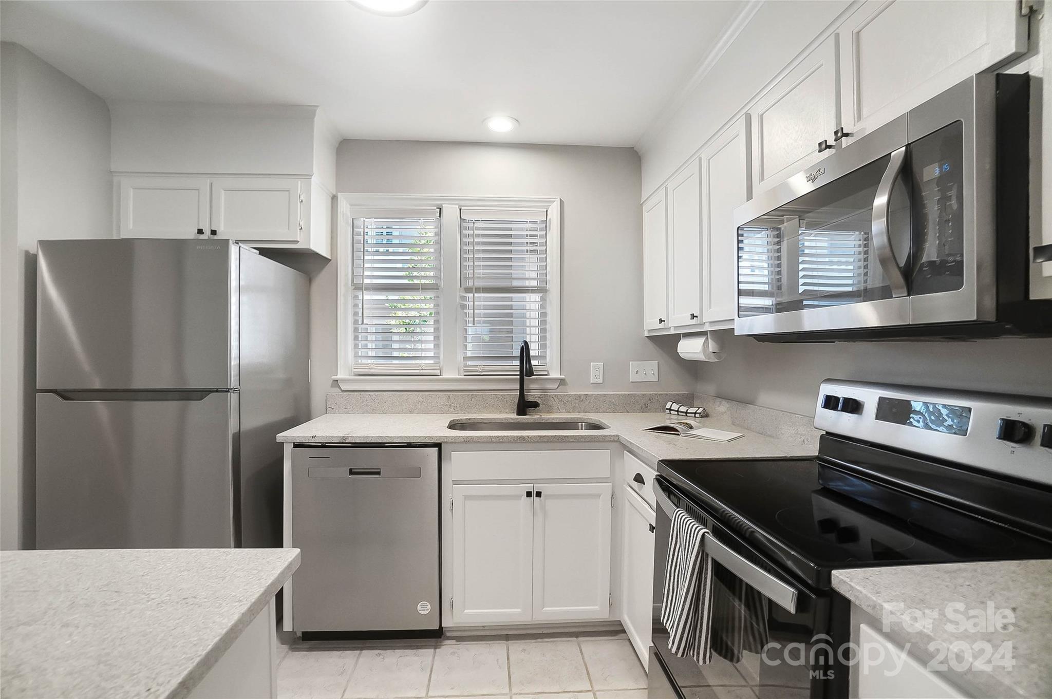 2719 Selwyn Avenue Unit: 19