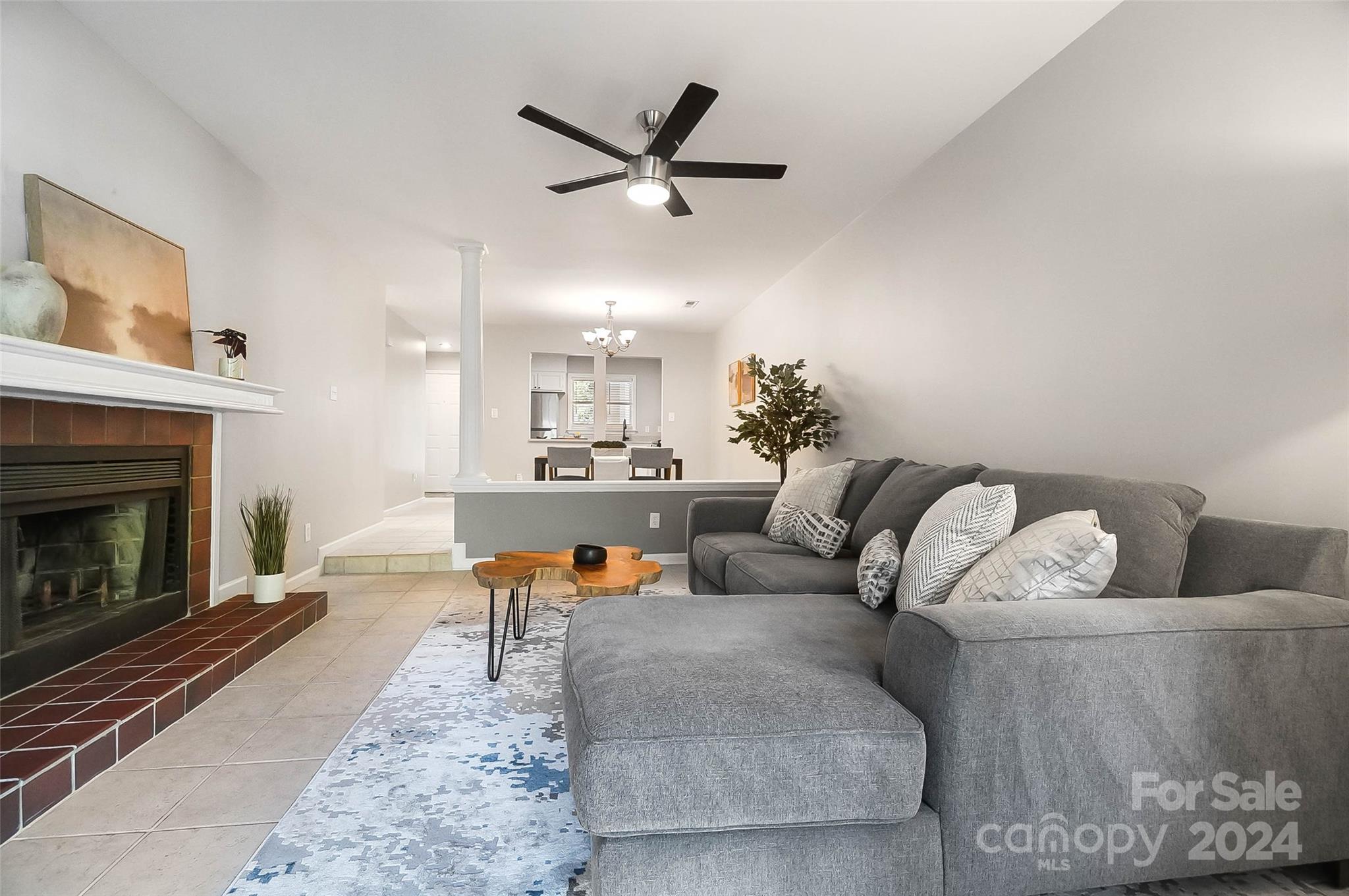 2719 Selwyn Avenue Unit: 19