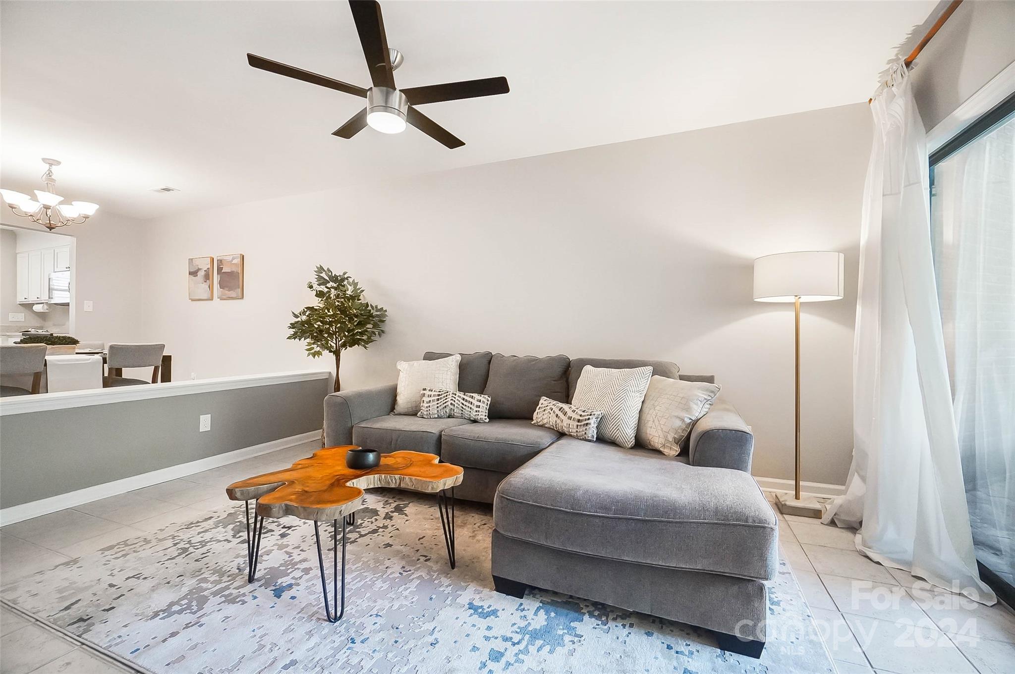 2719 Selwyn Avenue Unit: 19