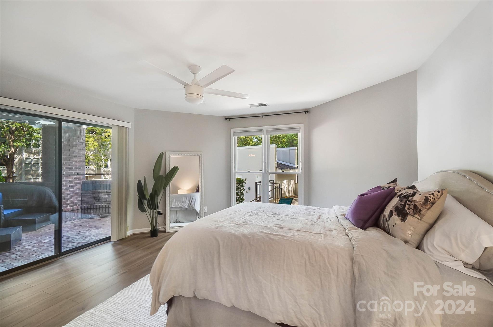 2719 Selwyn Avenue Unit: 19