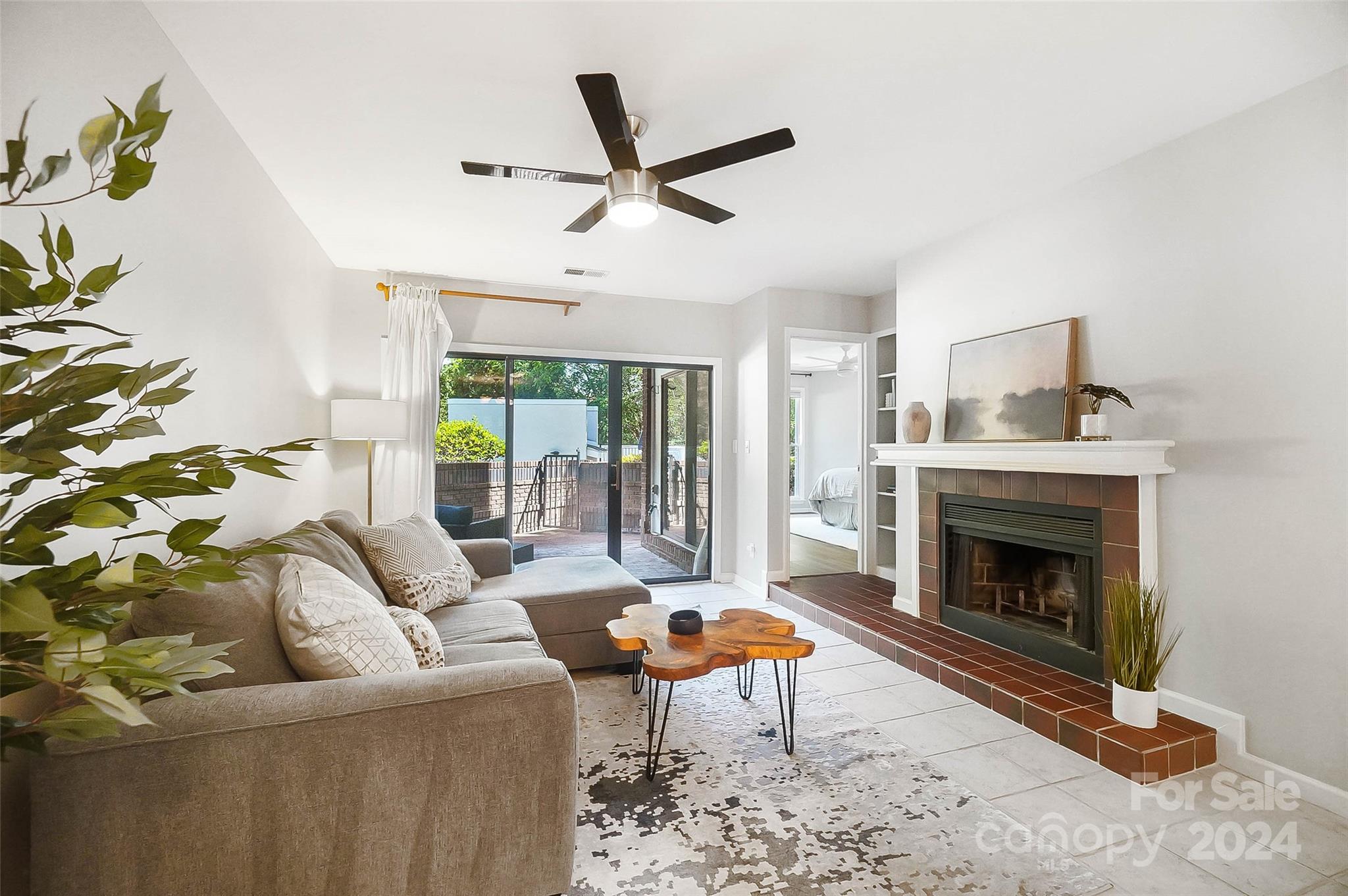 2719 Selwyn Avenue Unit: 19