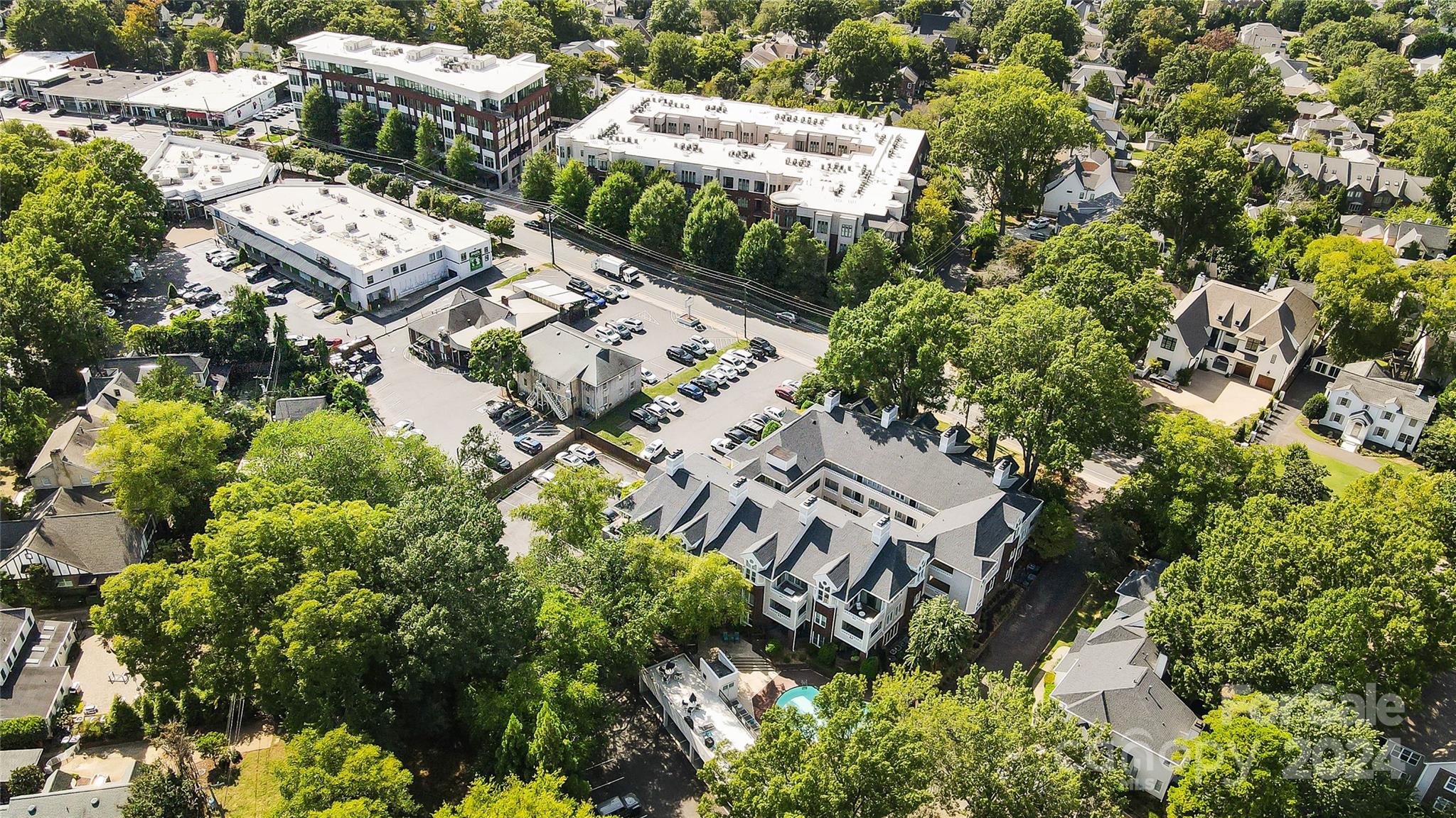 2719 Selwyn Avenue Unit: 19