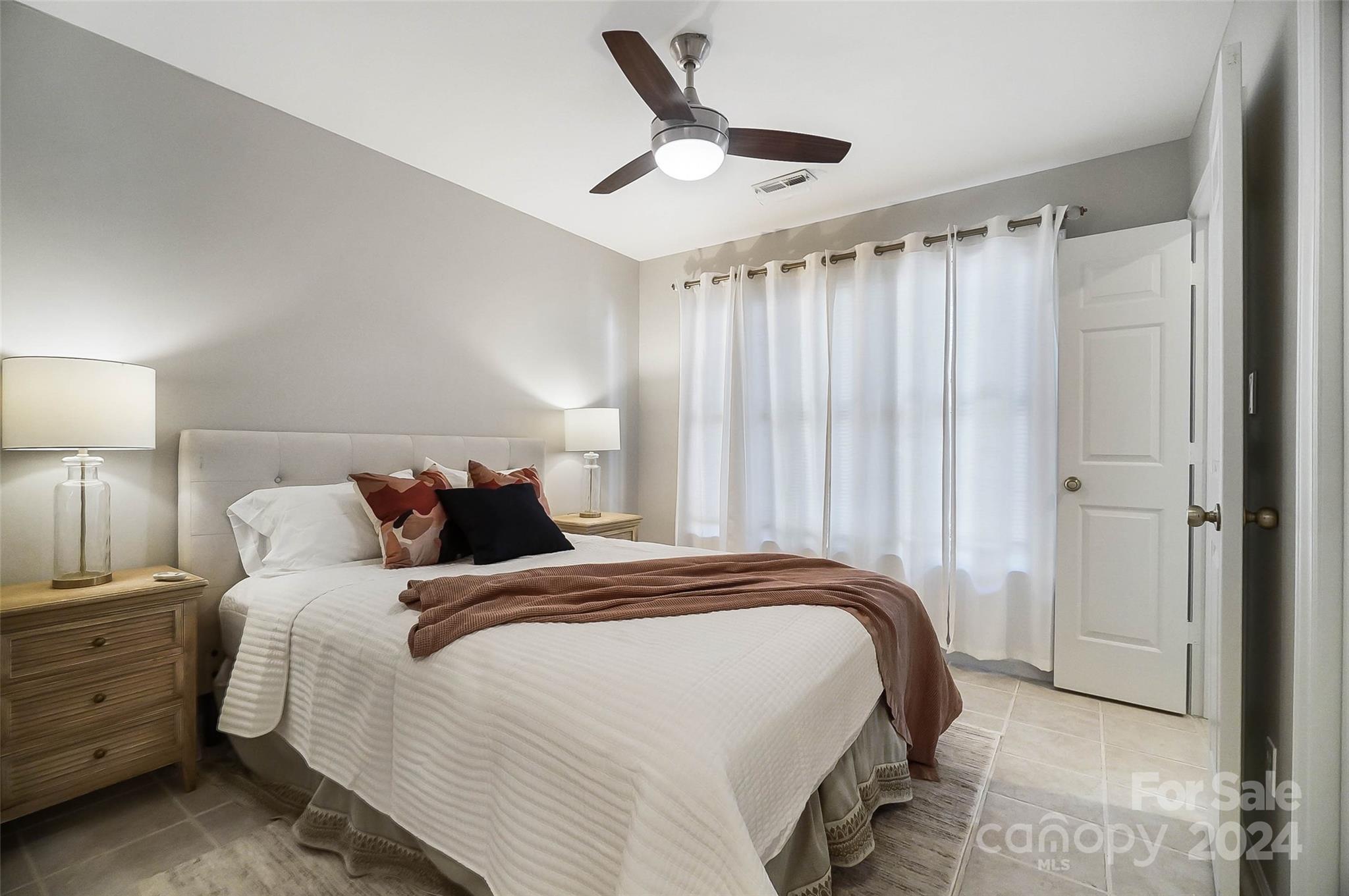 2719 Selwyn Avenue Unit: 19