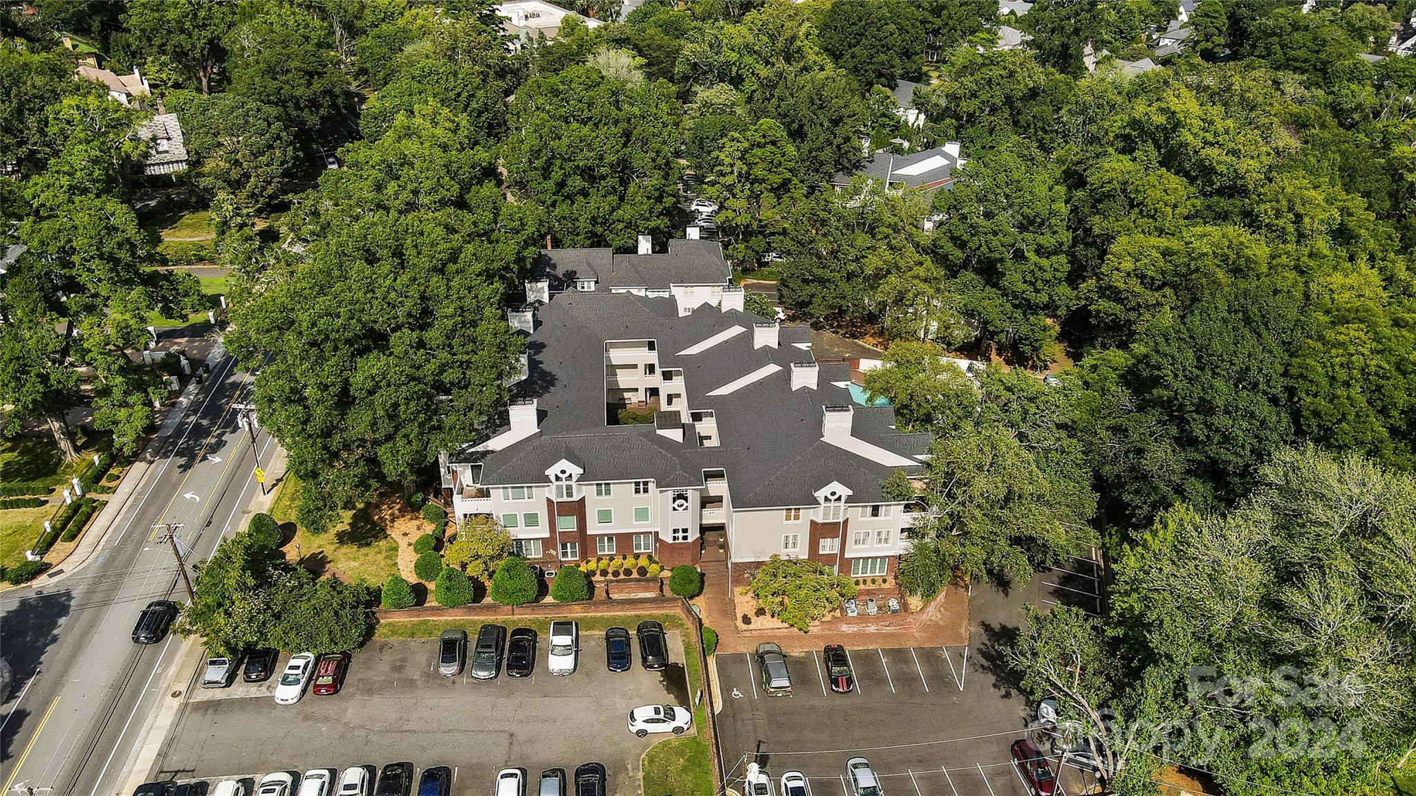 2719 Selwyn Avenue Unit: 19