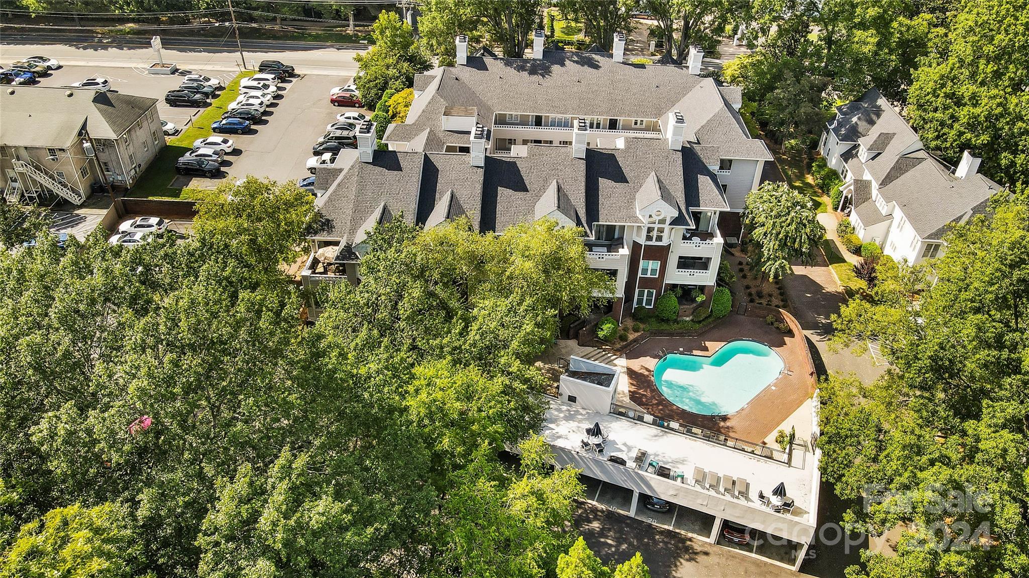 2719 Selwyn Avenue Unit: 19