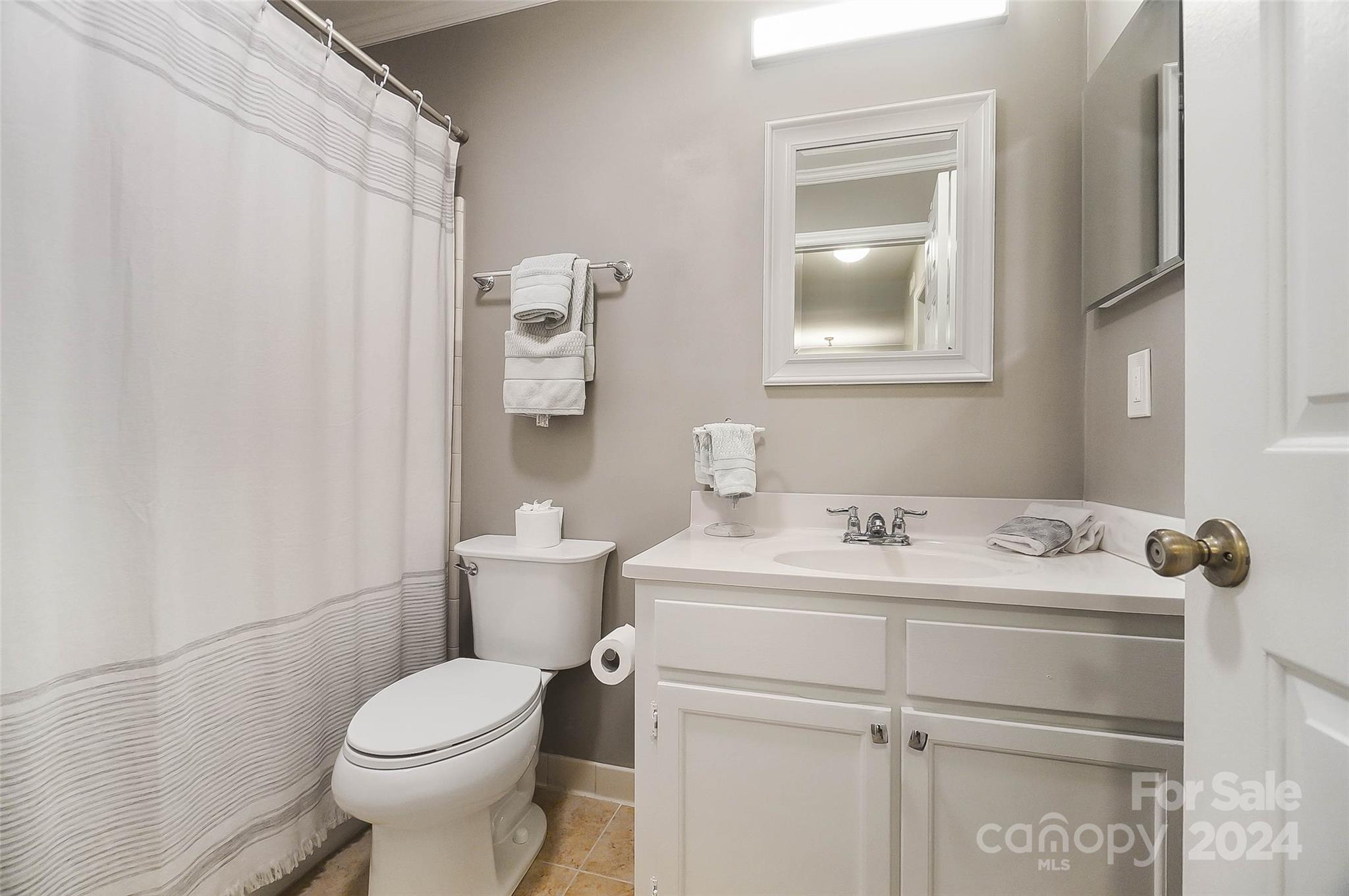 2719 Selwyn Avenue Unit: 19