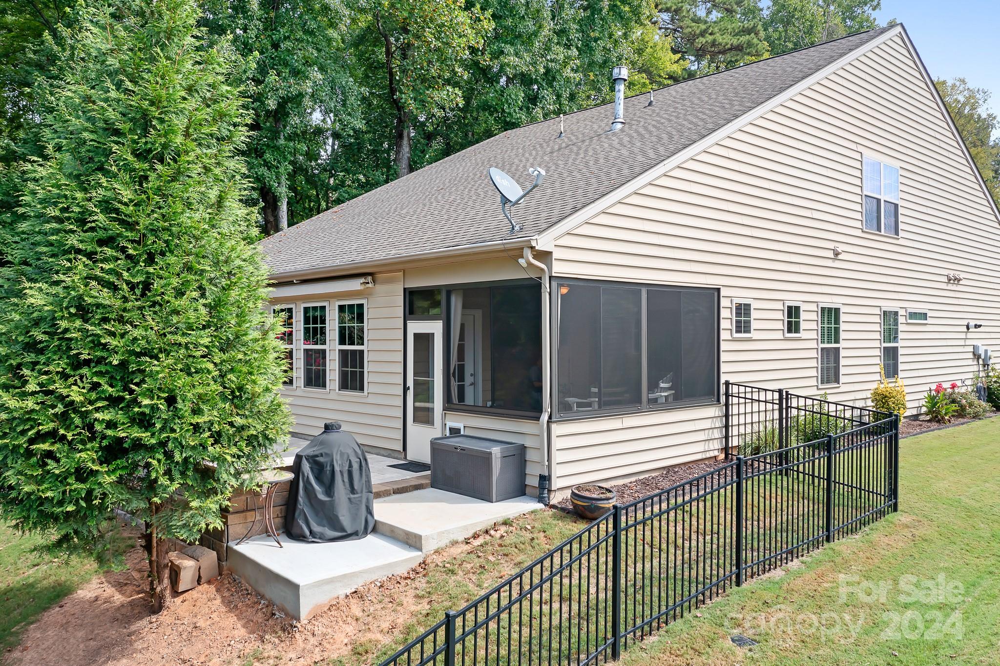 400 Brier Knob Drive