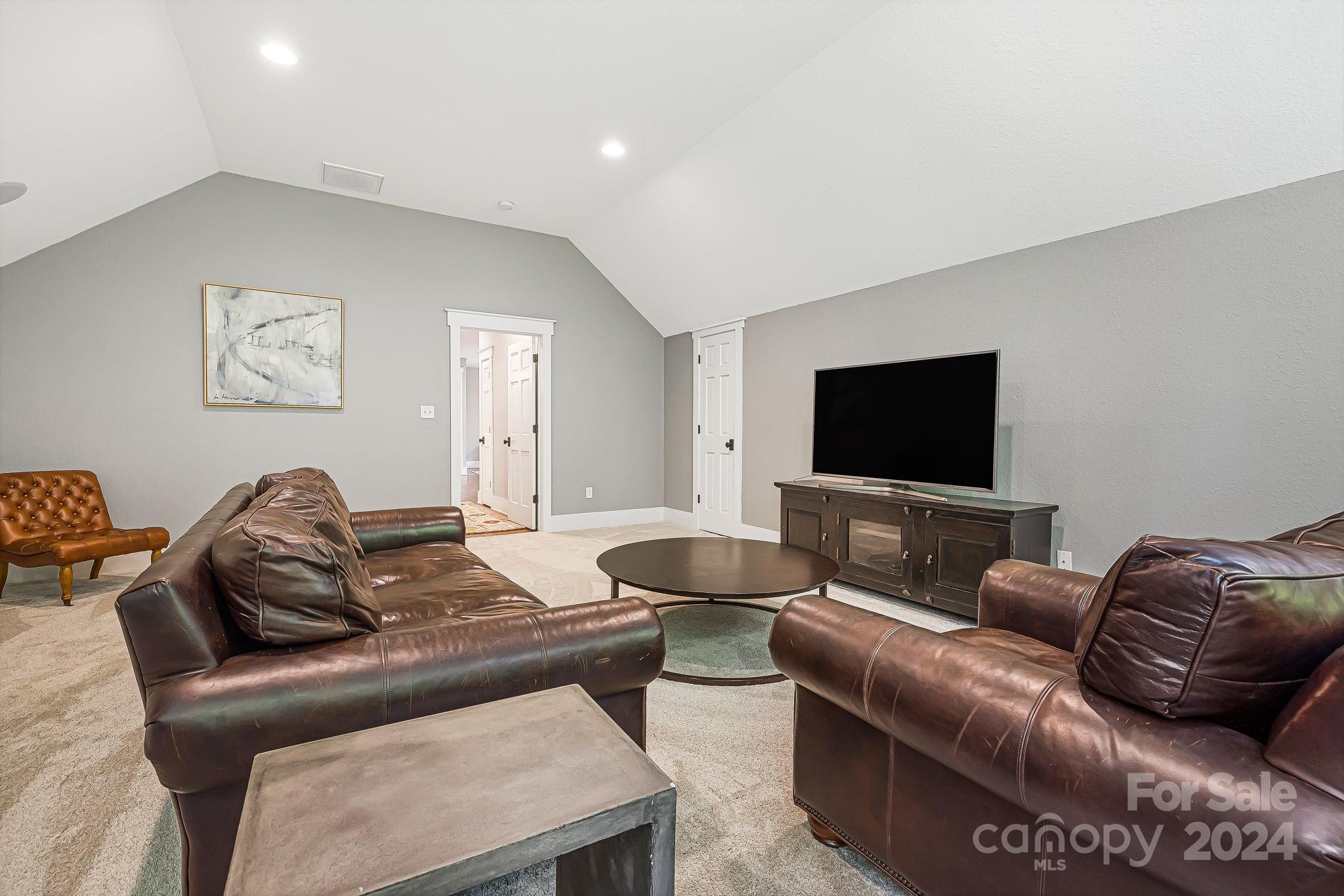 68 Drakes Meadow Lane