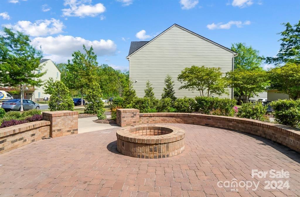 2112 Arbor Loop Drive