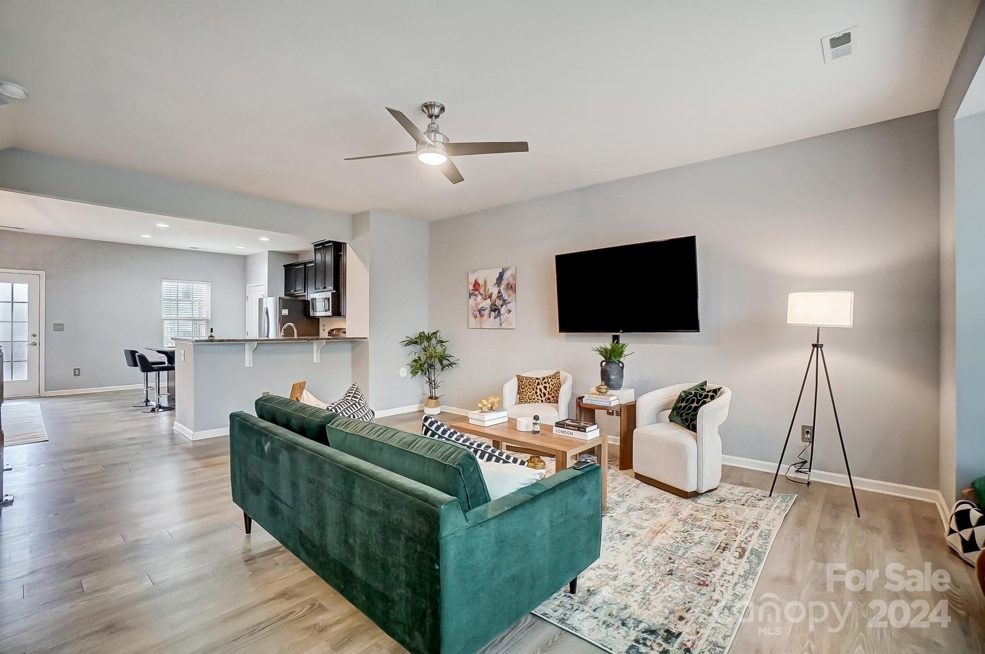 2112 Arbor Loop Drive