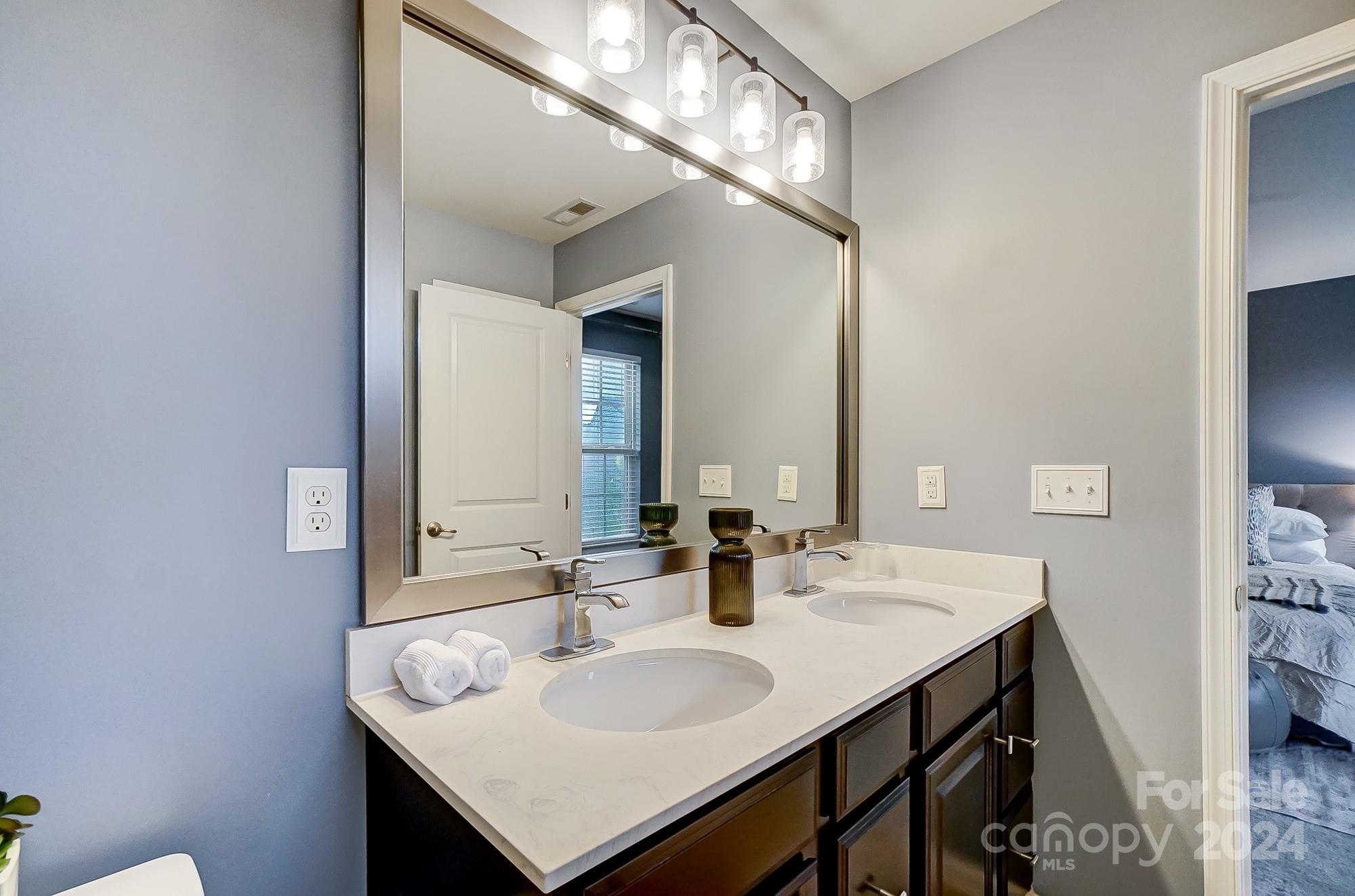 2112 Arbor Loop Drive