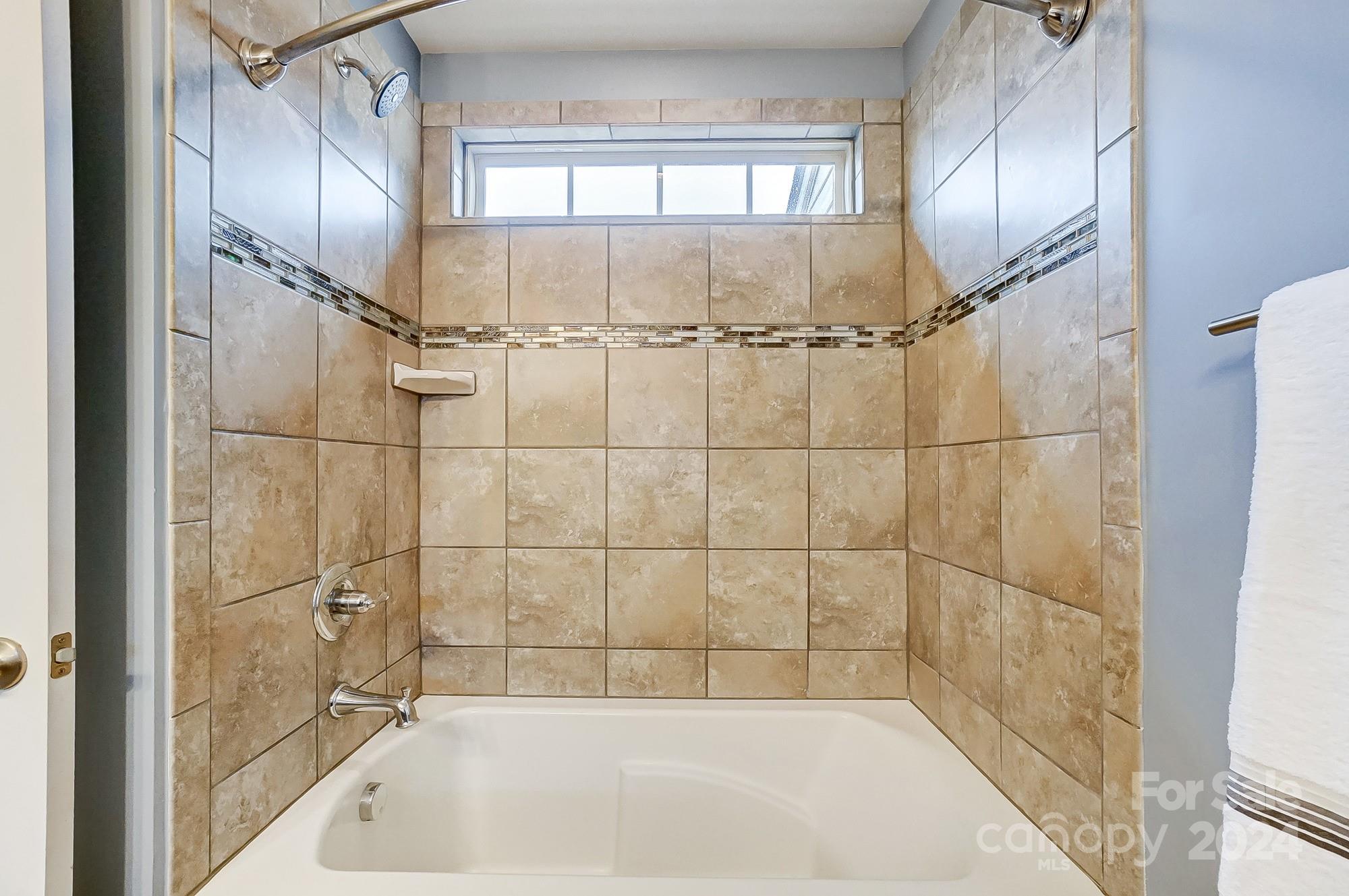 2112 Arbor Loop Drive