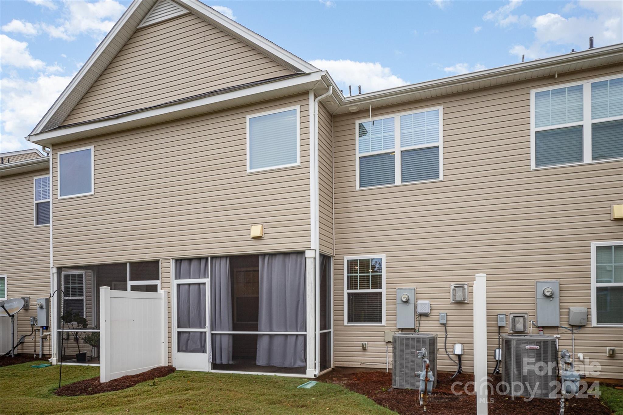 2716 Sawbridge Lane