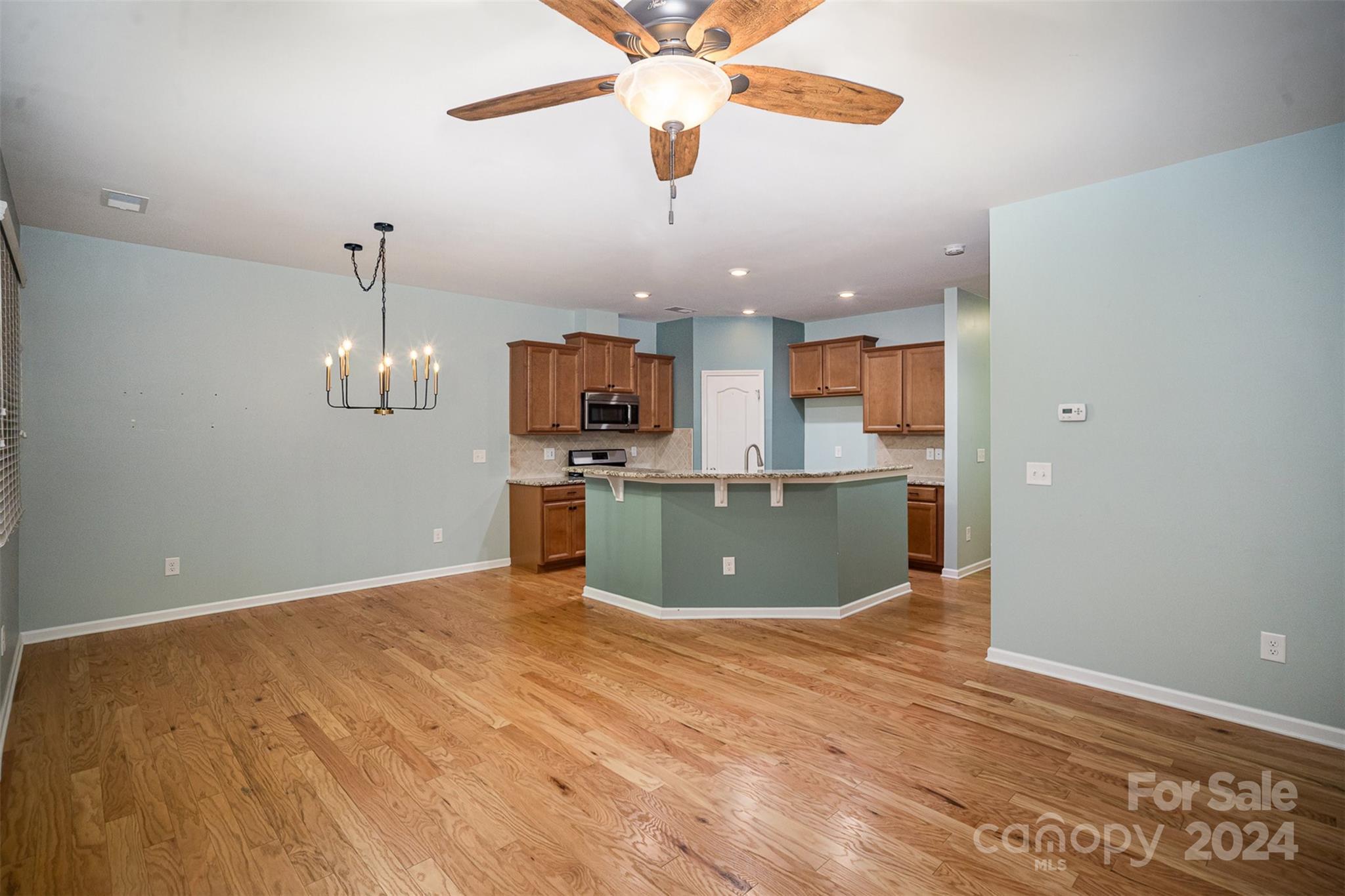 2716 Sawbridge Lane