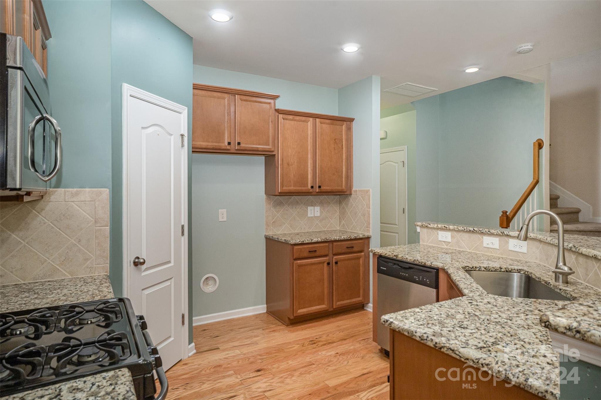 2716 Sawbridge Lane