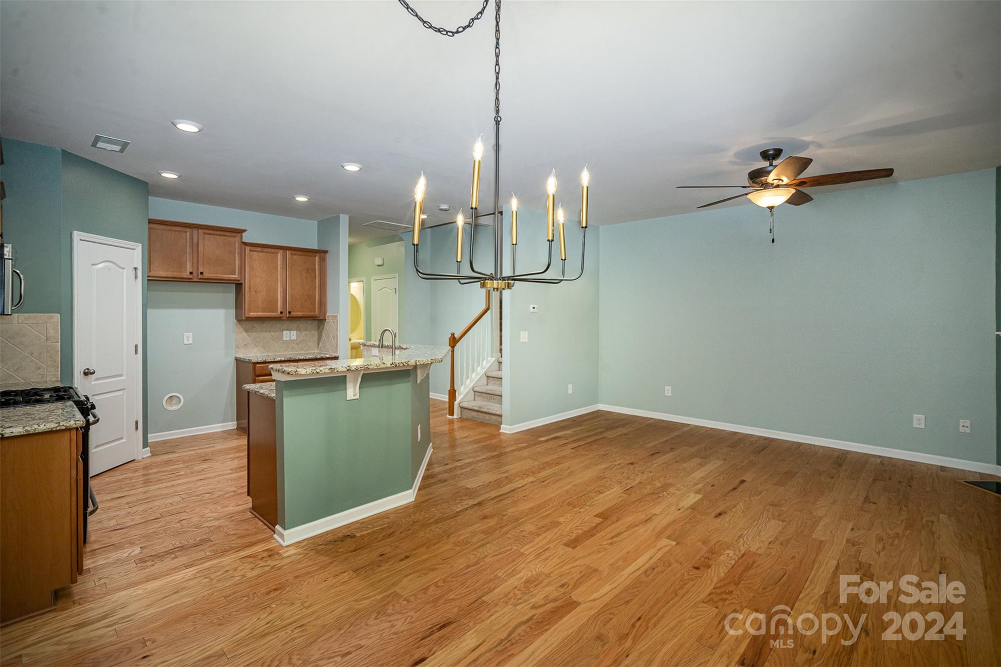 2716 Sawbridge Lane