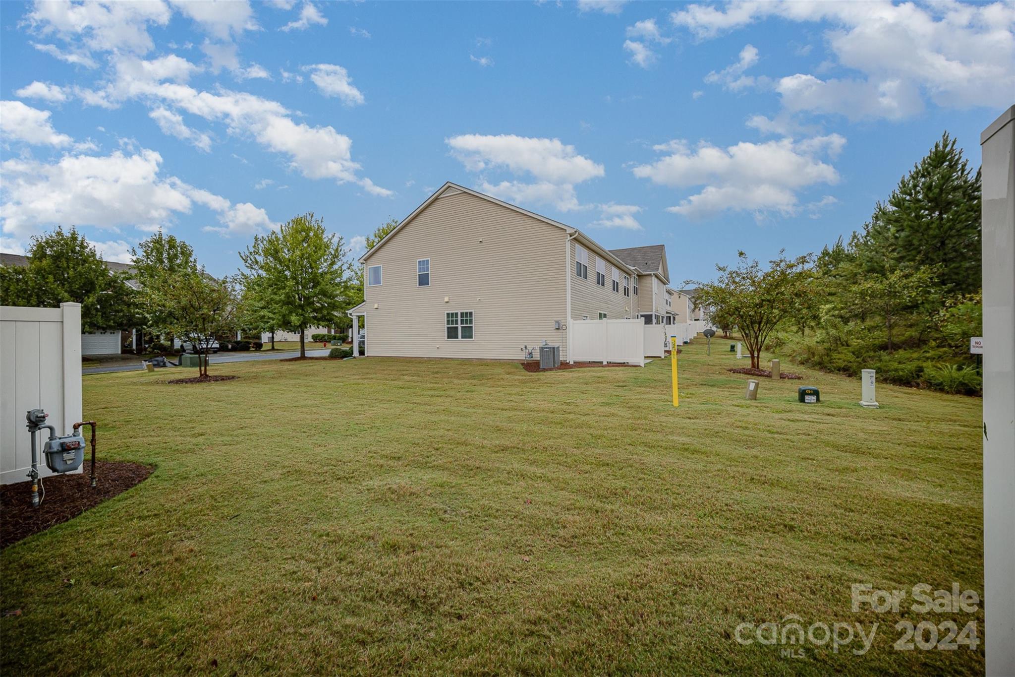 2716 Sawbridge Lane