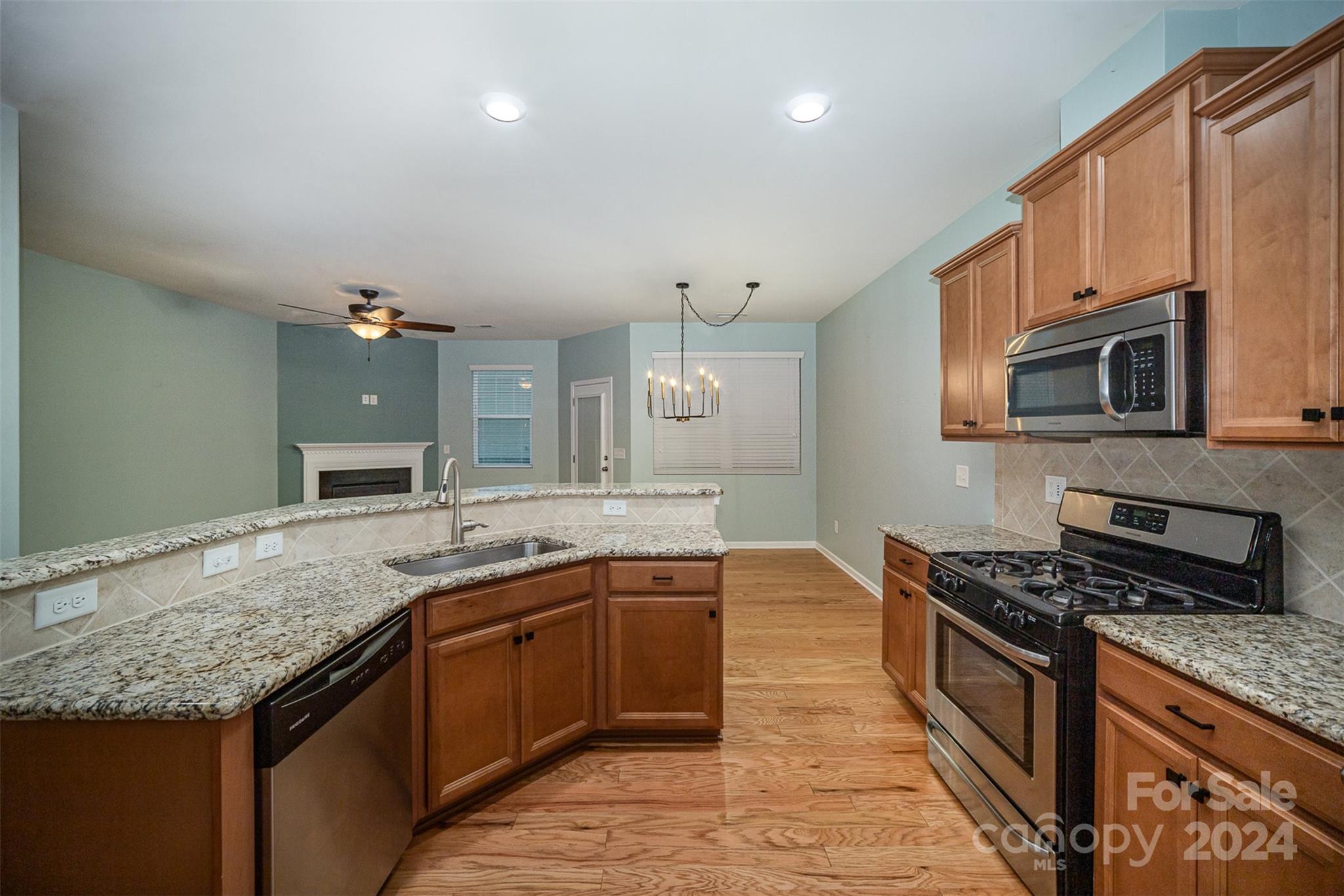 2716 Sawbridge Lane