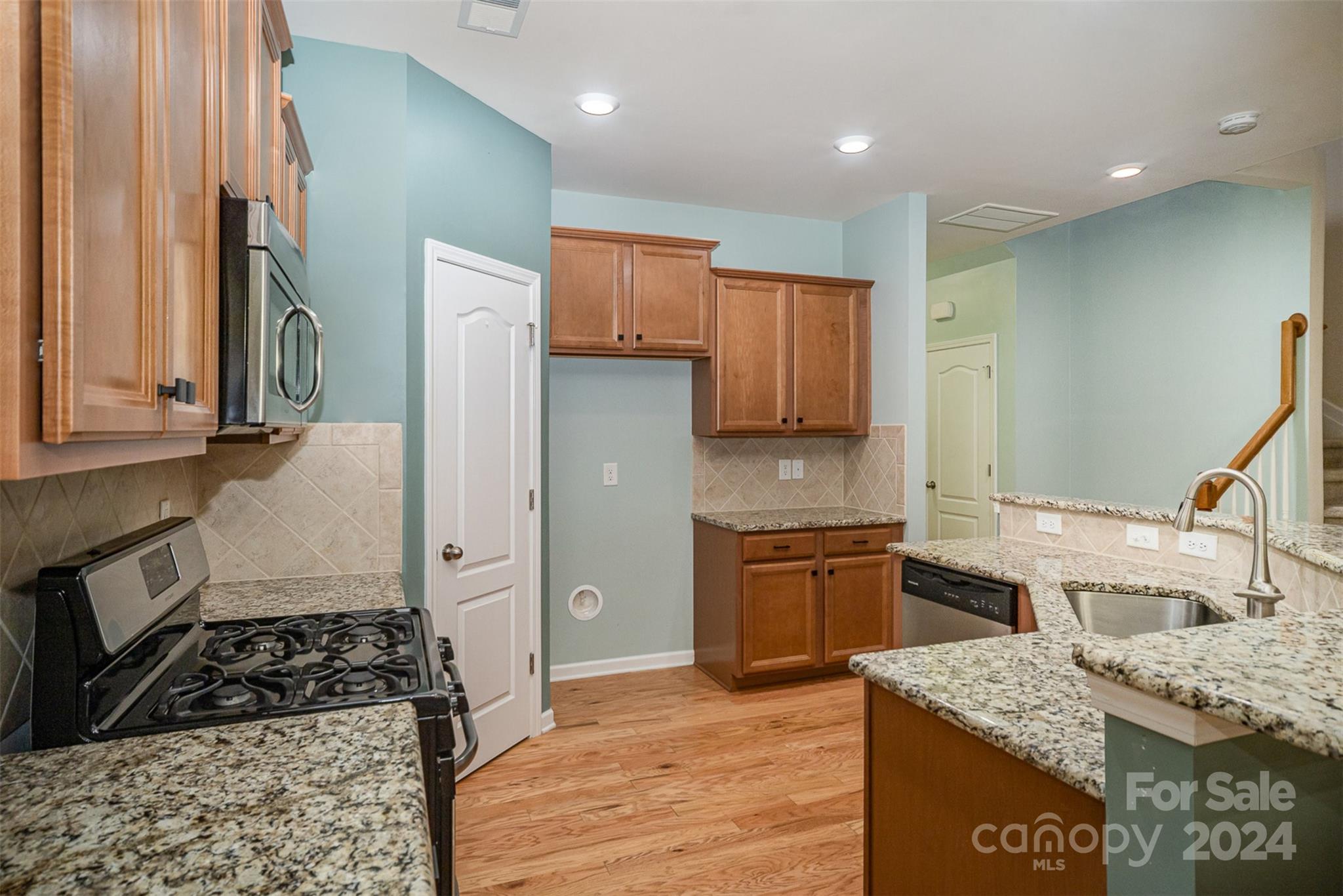 2716 Sawbridge Lane