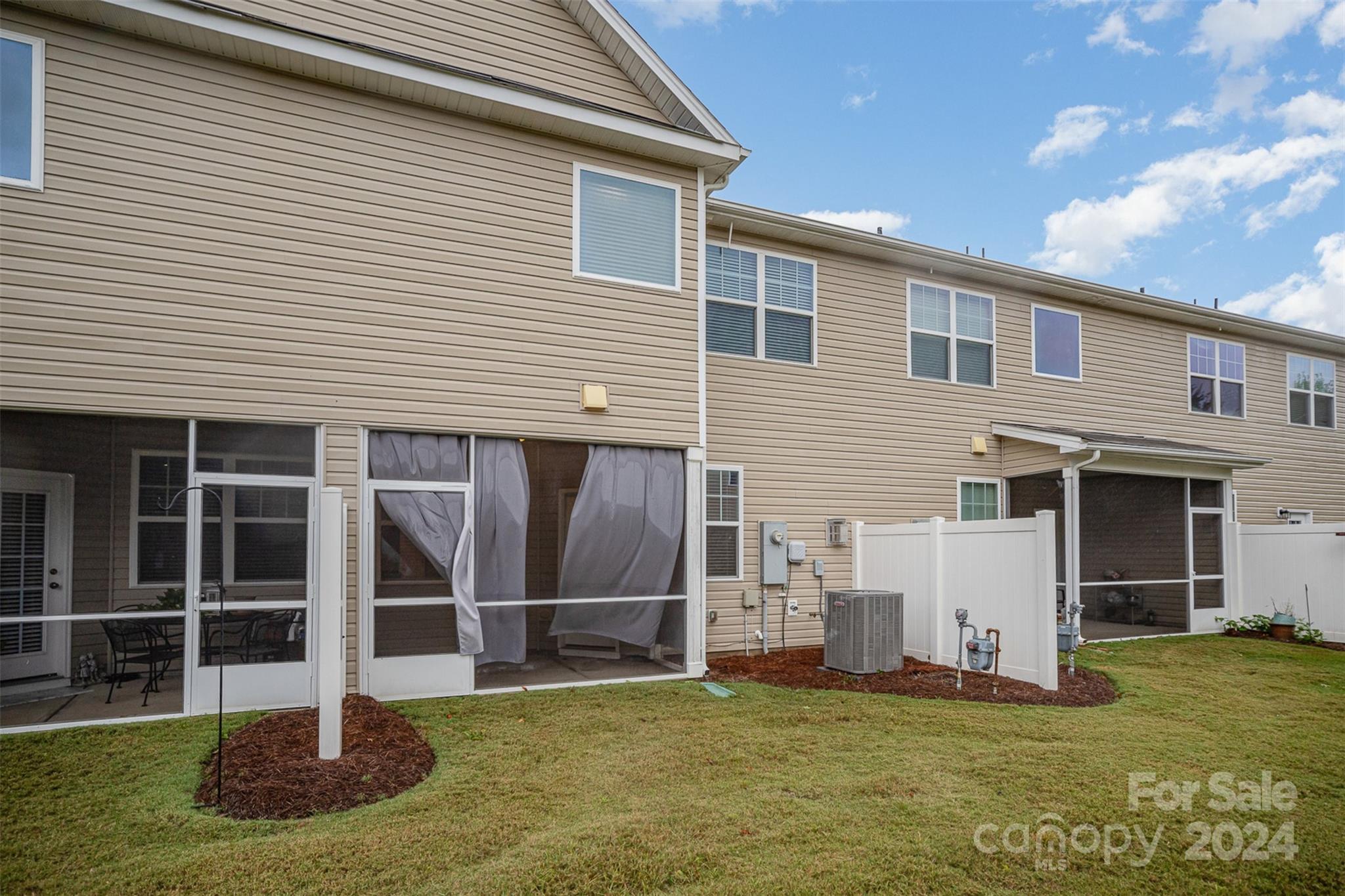 2716 Sawbridge Lane