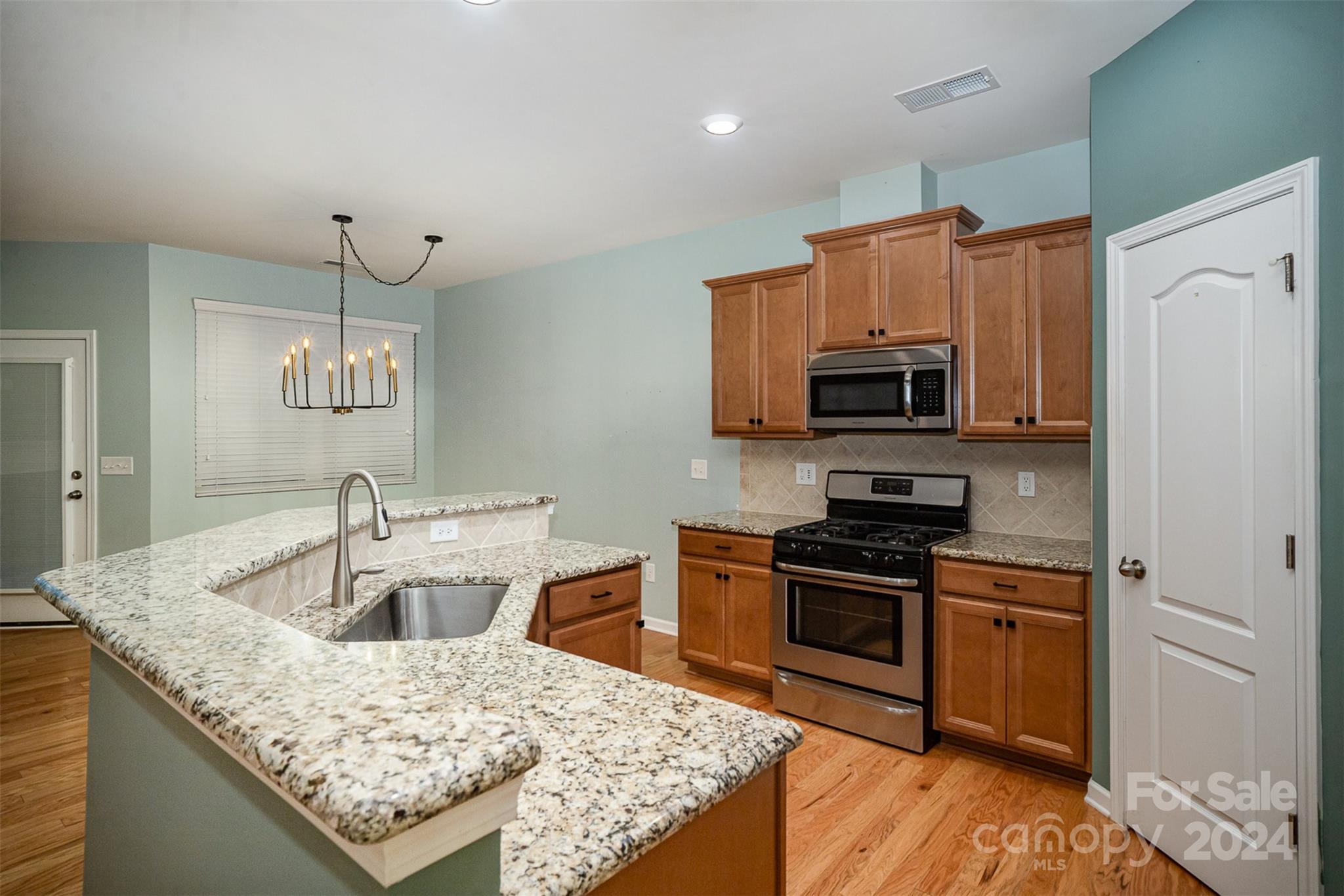 2716 Sawbridge Lane