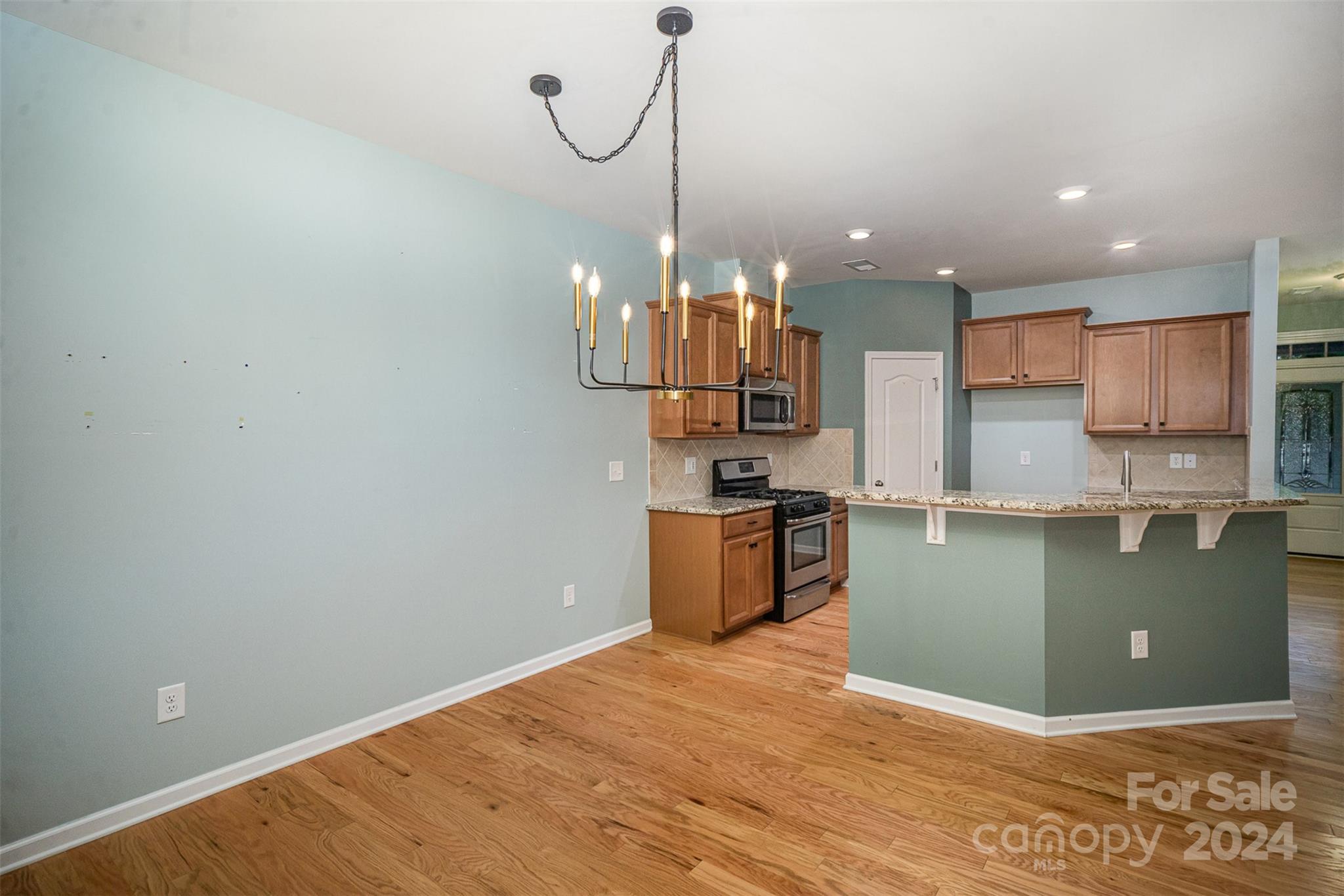 2716 Sawbridge Lane