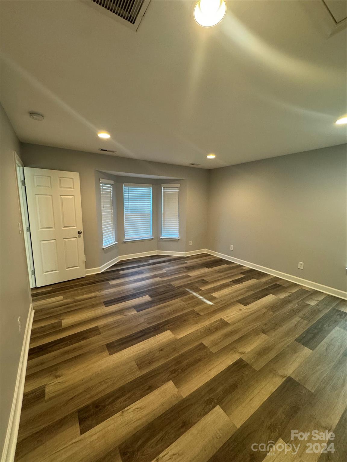 103 Ace Avenue