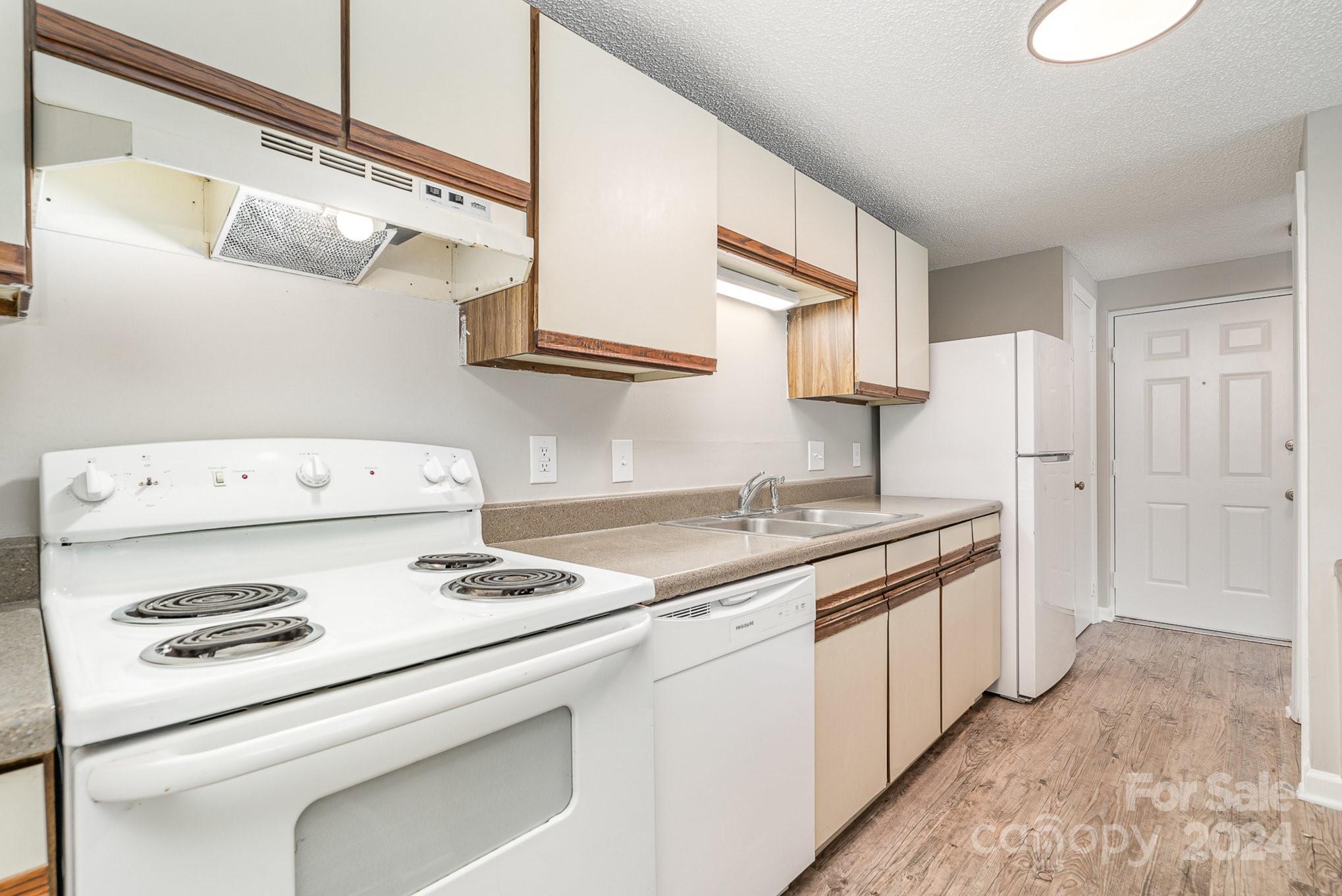 9541 Shannon Green Drive