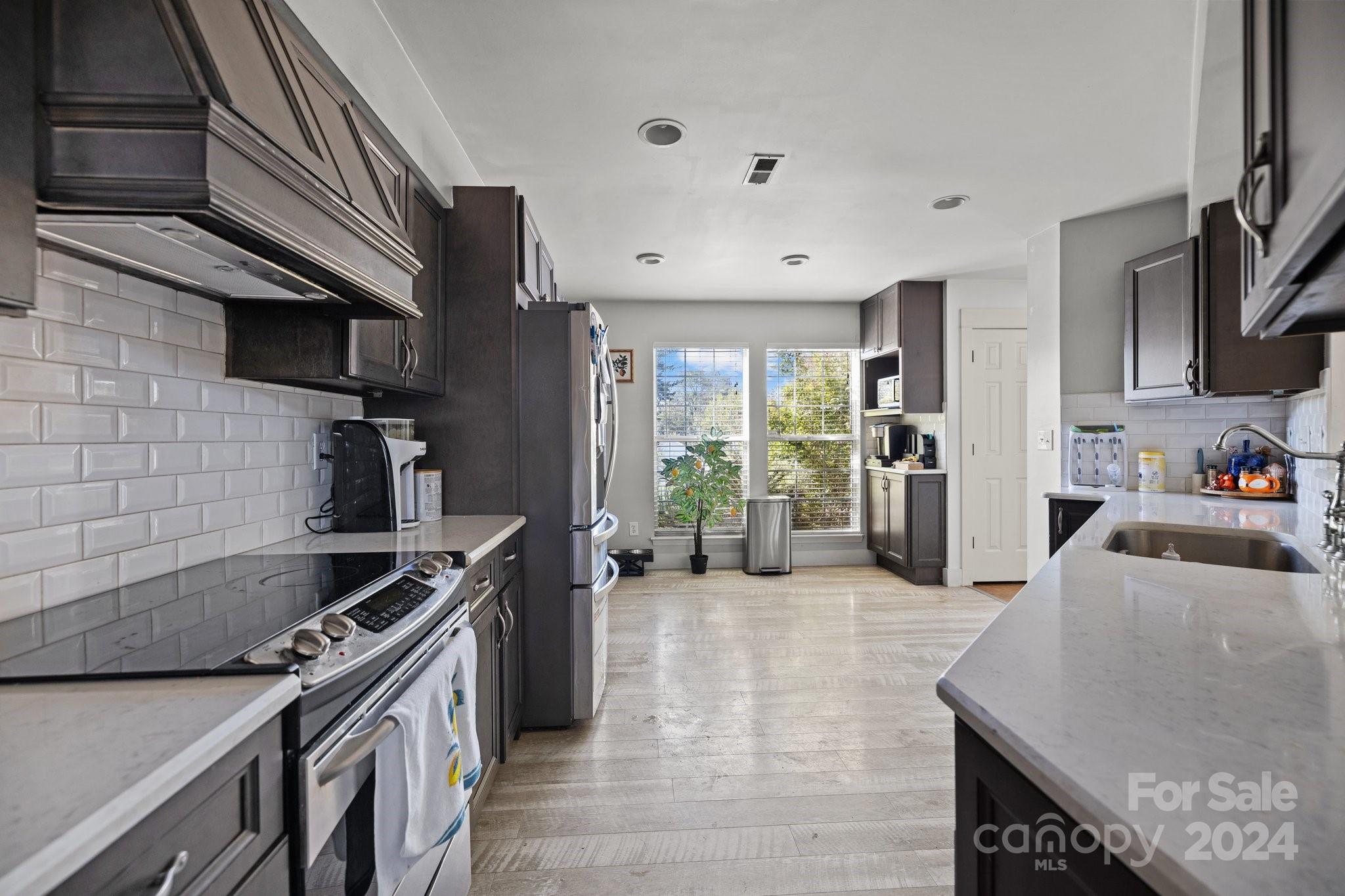 3236 Rheinwood Court