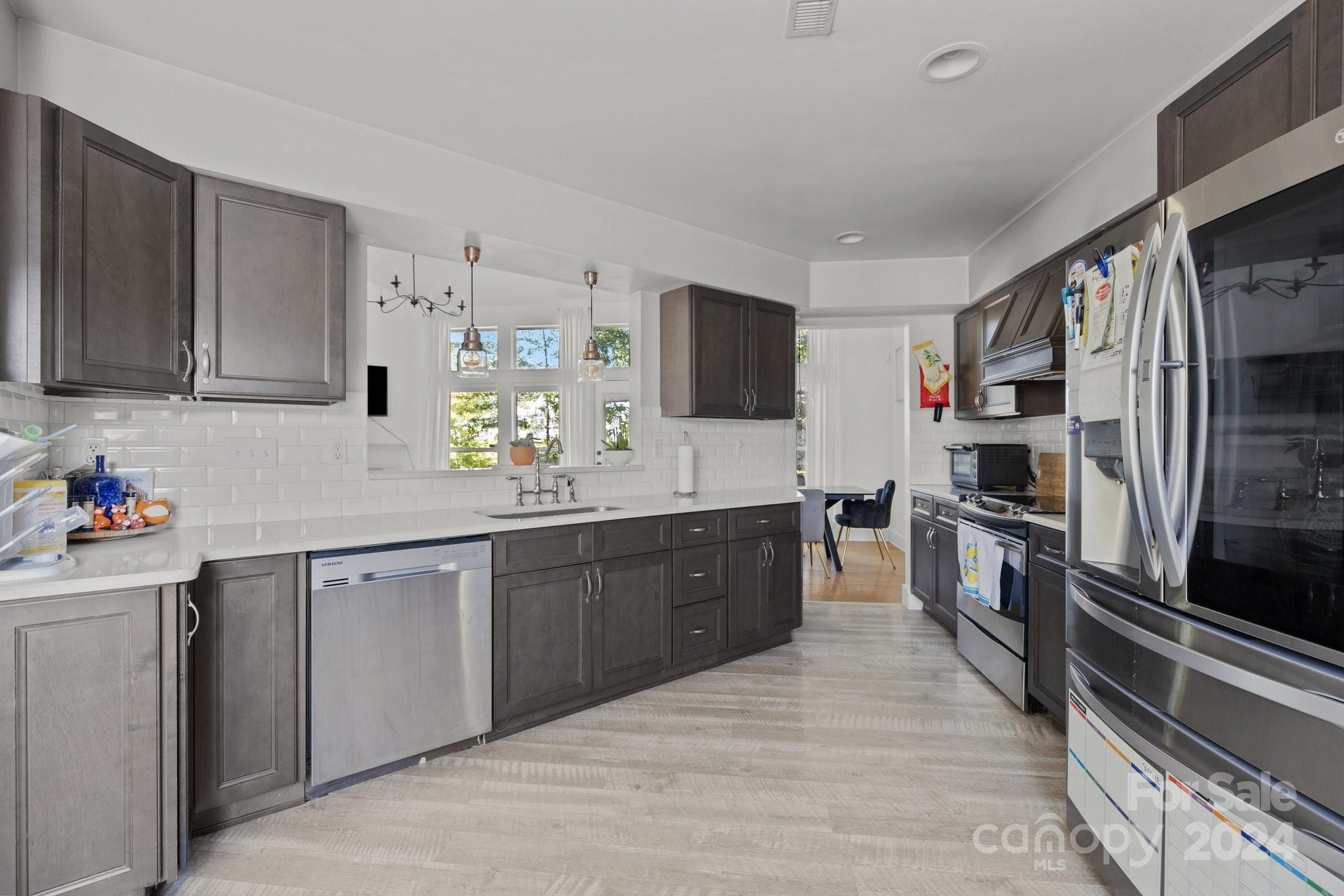 3236 Rheinwood Court