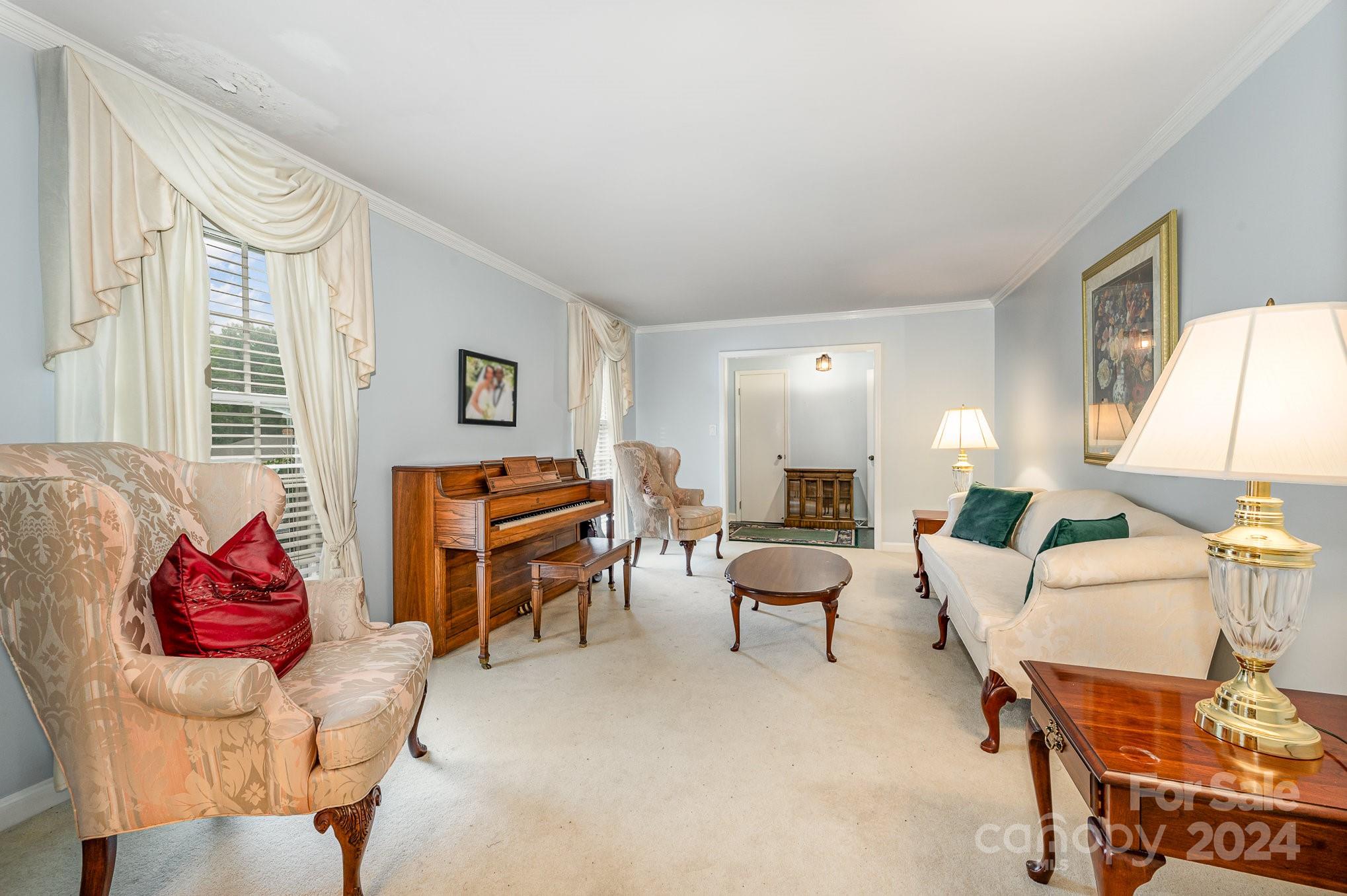 6121 Lake Forest Road E