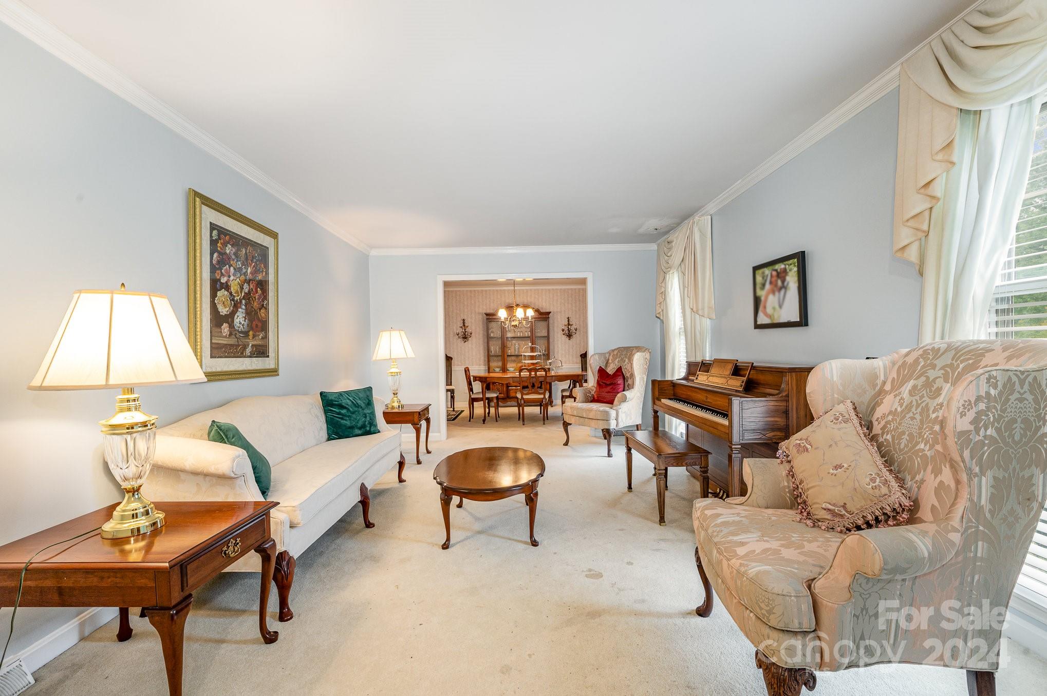 6121 Lake Forest Road E