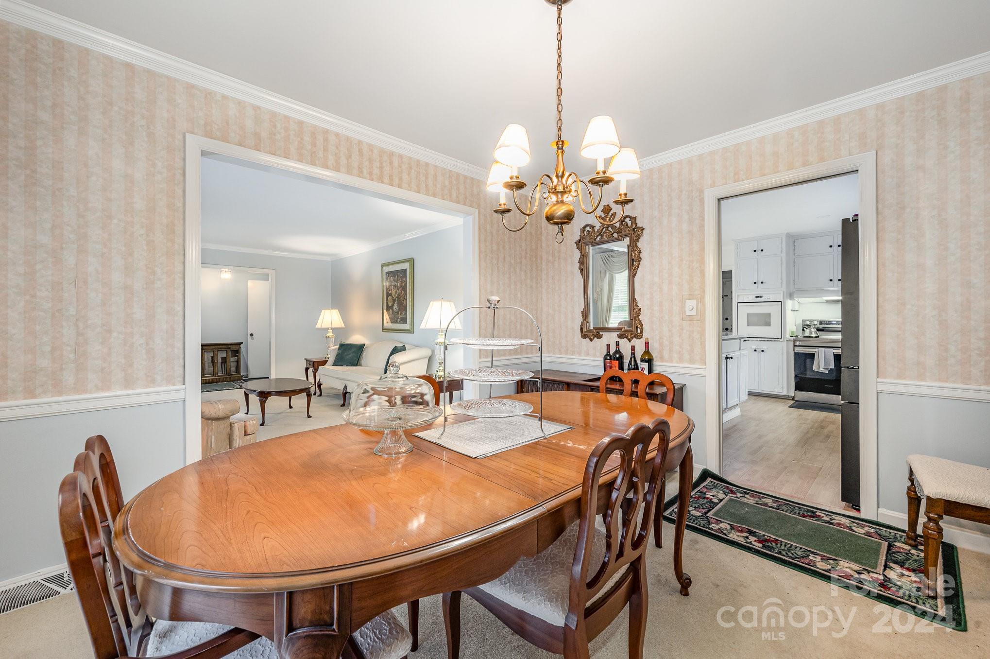 6121 Lake Forest Road E