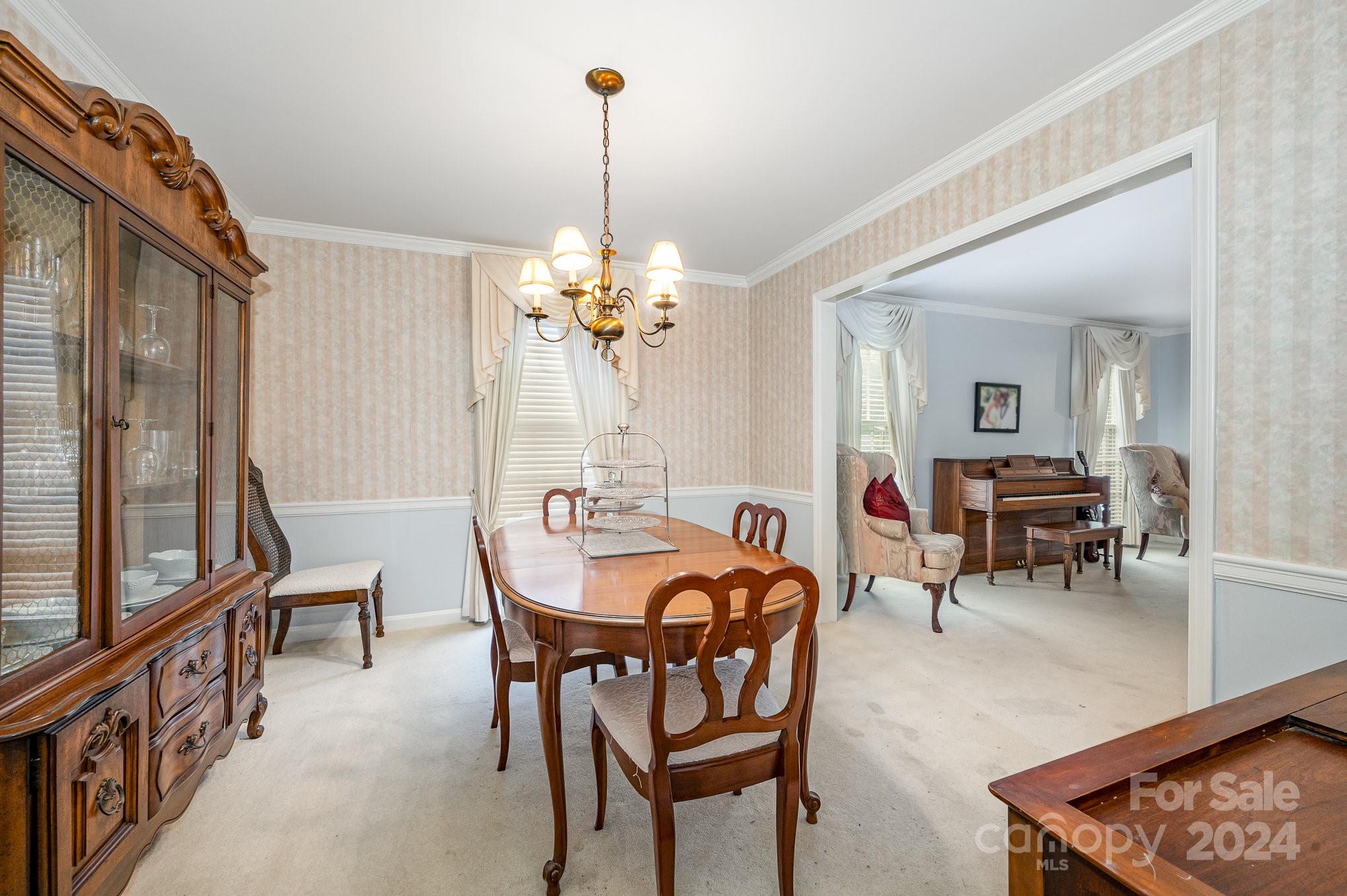 6121 Lake Forest Road E