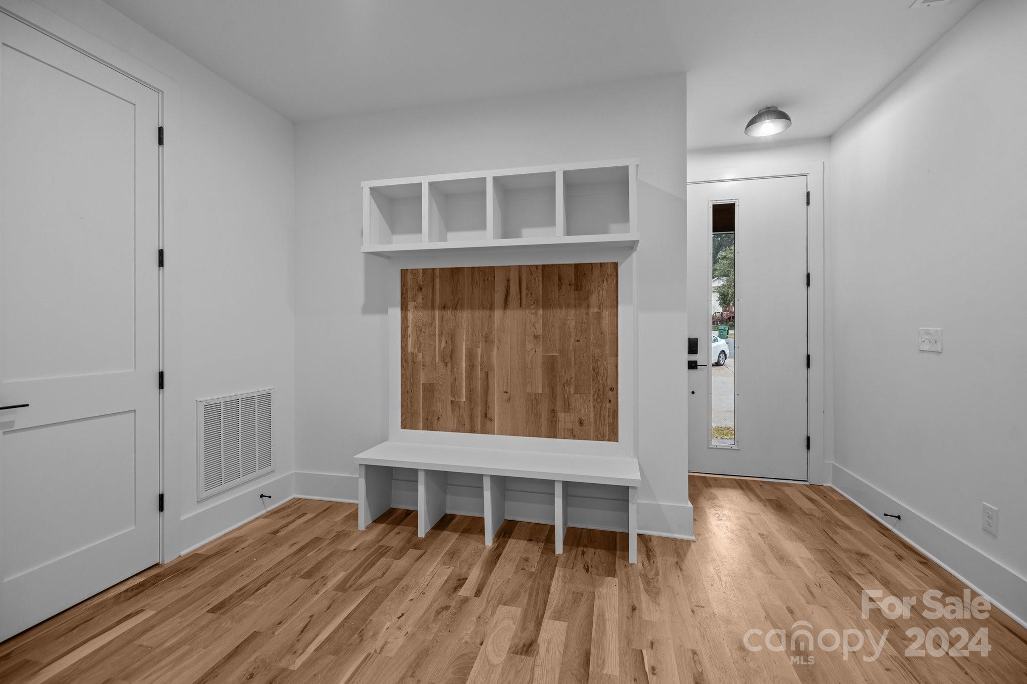 1606 B Julia Maulden Place