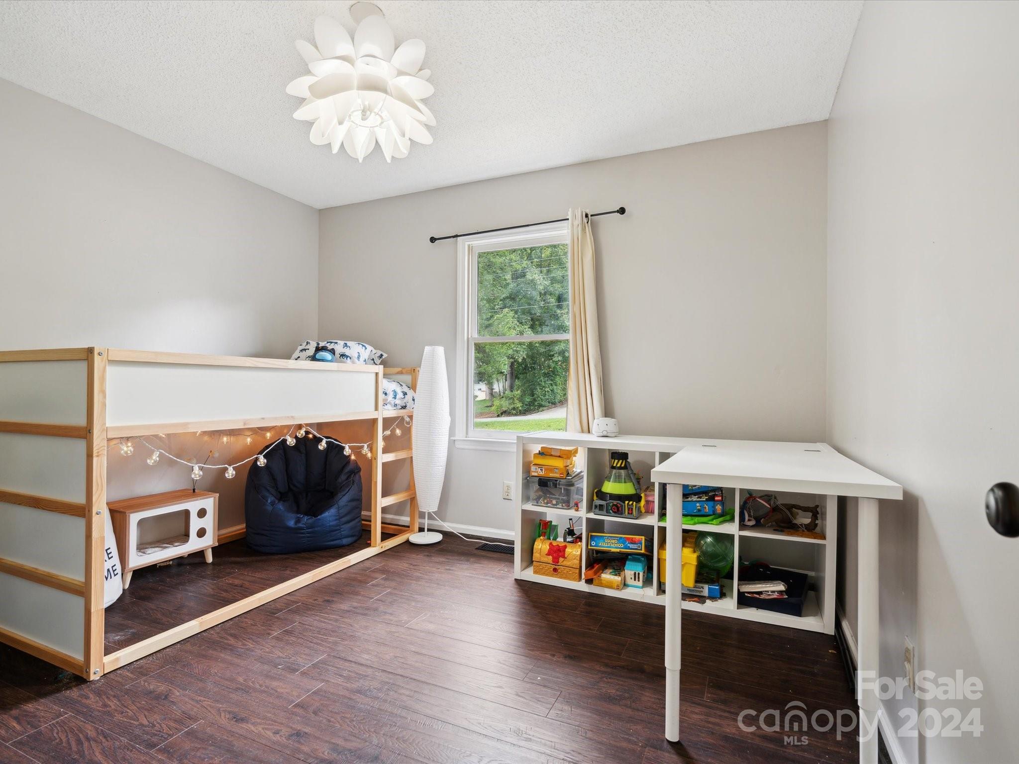 5321 Pinebrook Drive